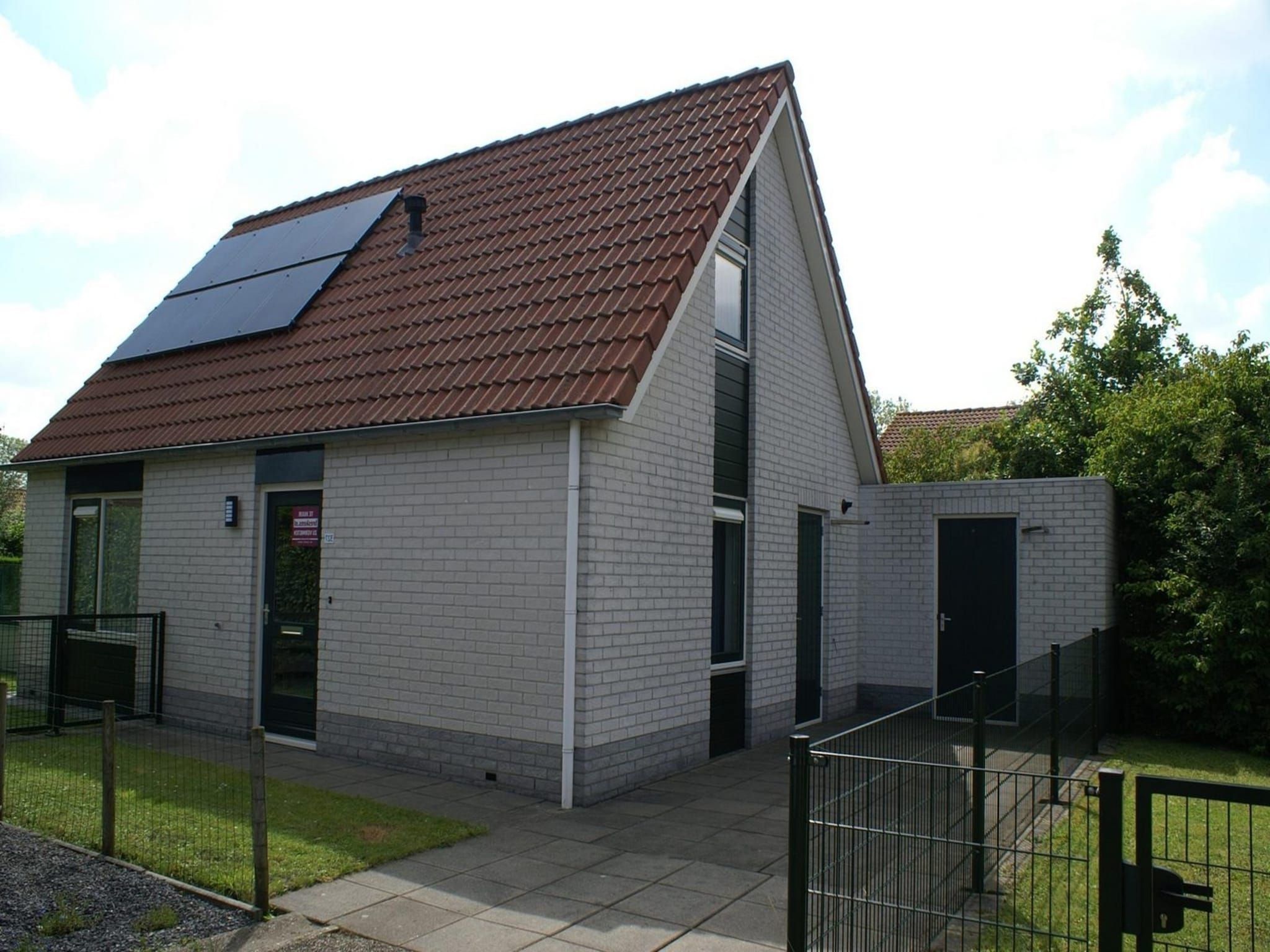 De buitenkant van Schoneveld 327 Stern Breskens in Breskens