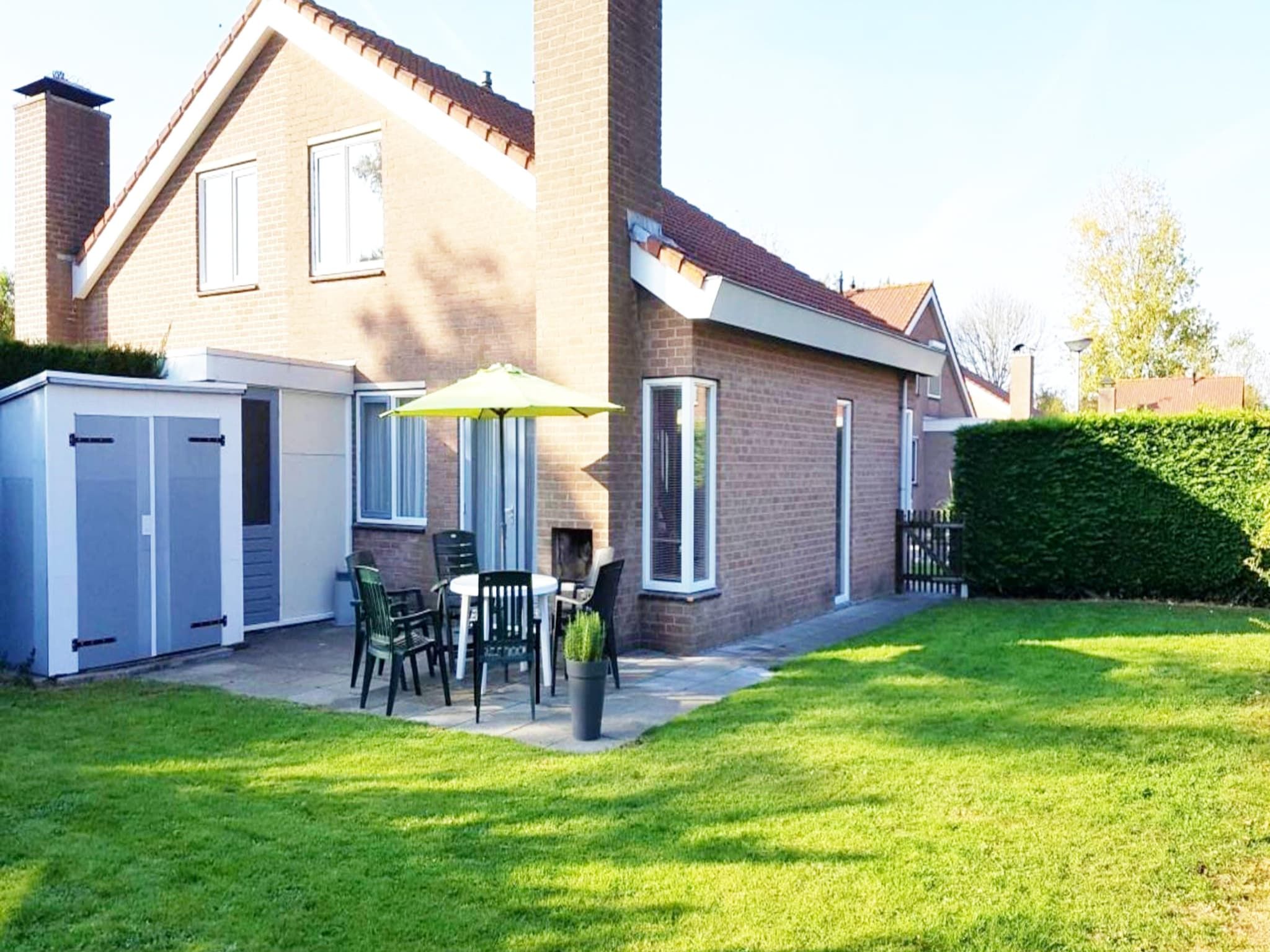Het terras van Schoneveld 353 Strandparel Breskens in Breskens