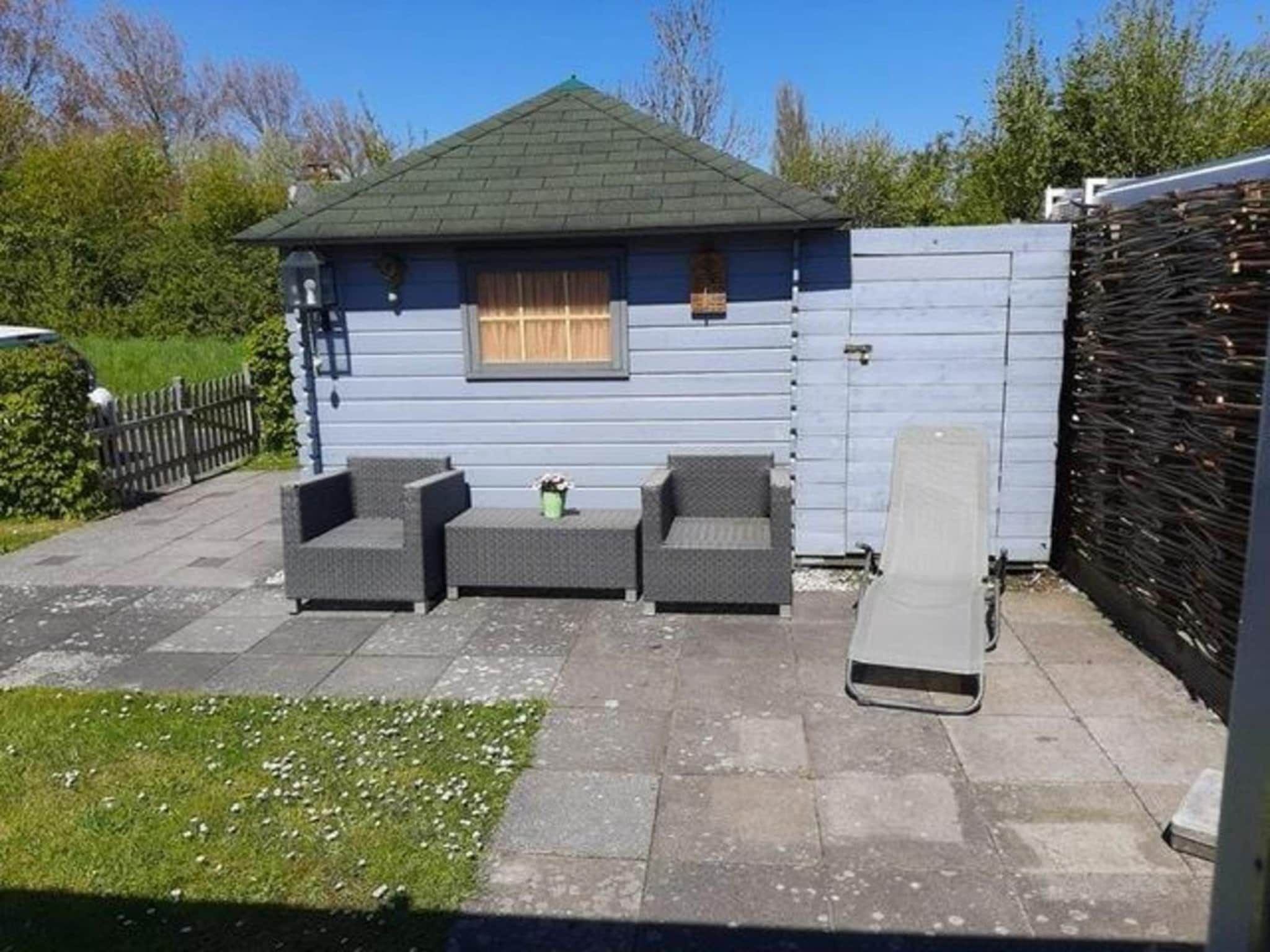 De buitenkant van Schoneveld 121 Duinroos Breskens in Breskens