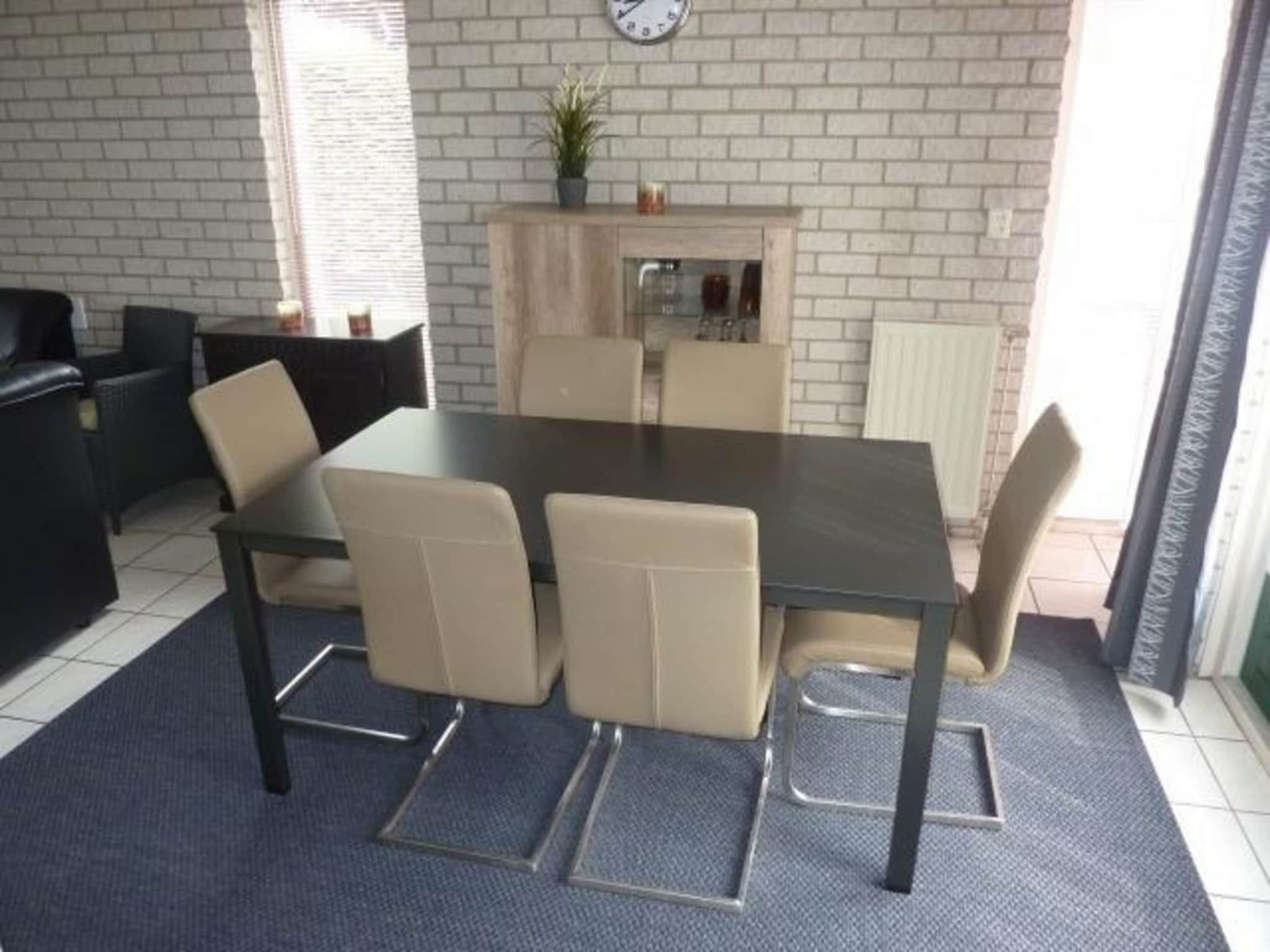 De eetkamer van Schoneveld 367 Strandparel Breskens in Breskens