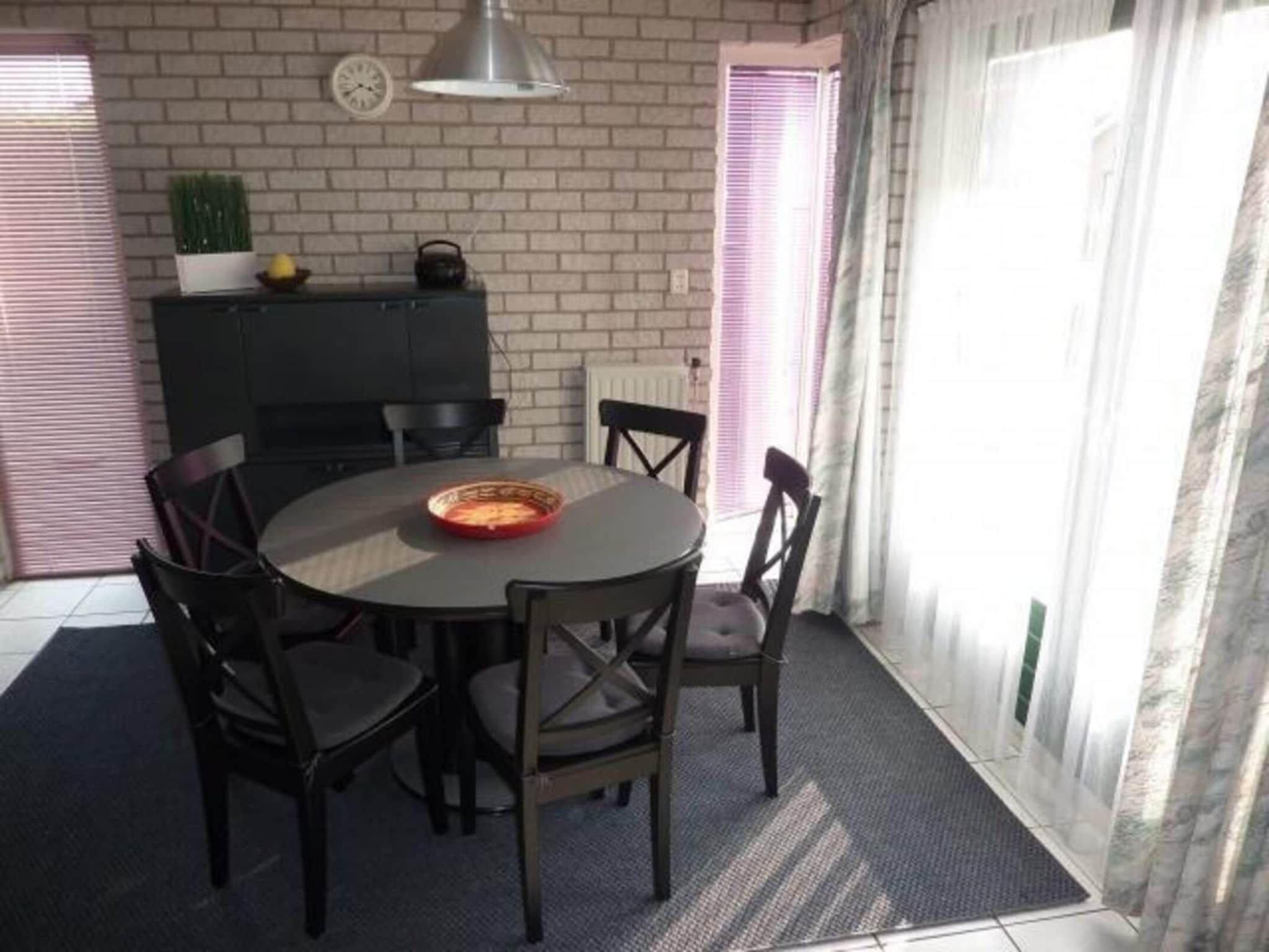 De eetkamer van Schoneveld 369 Strandparel Breskens in Breskens