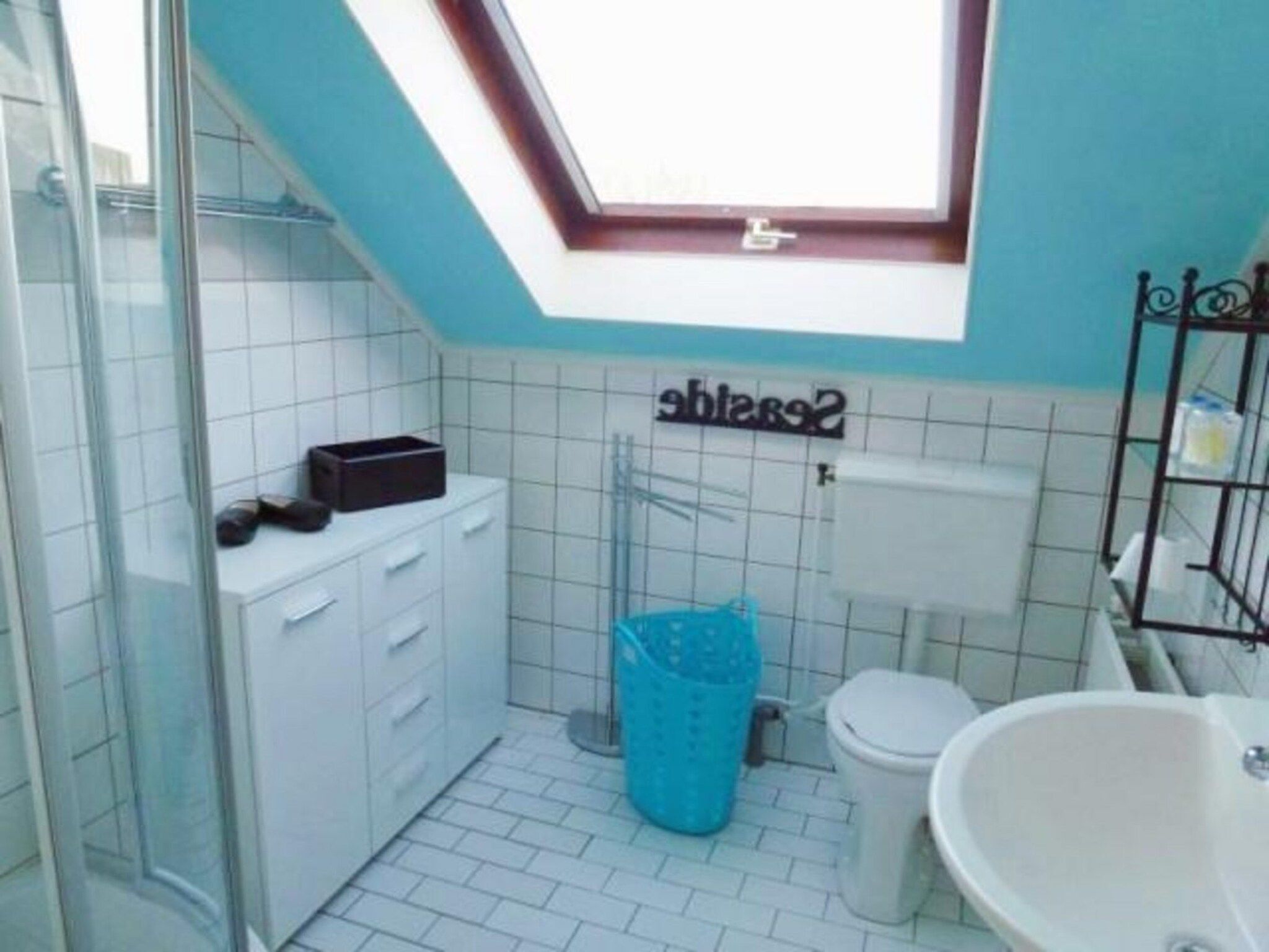 De badkamer van Fort Soleil 29 Zeezwaluw Breskens in Breskens