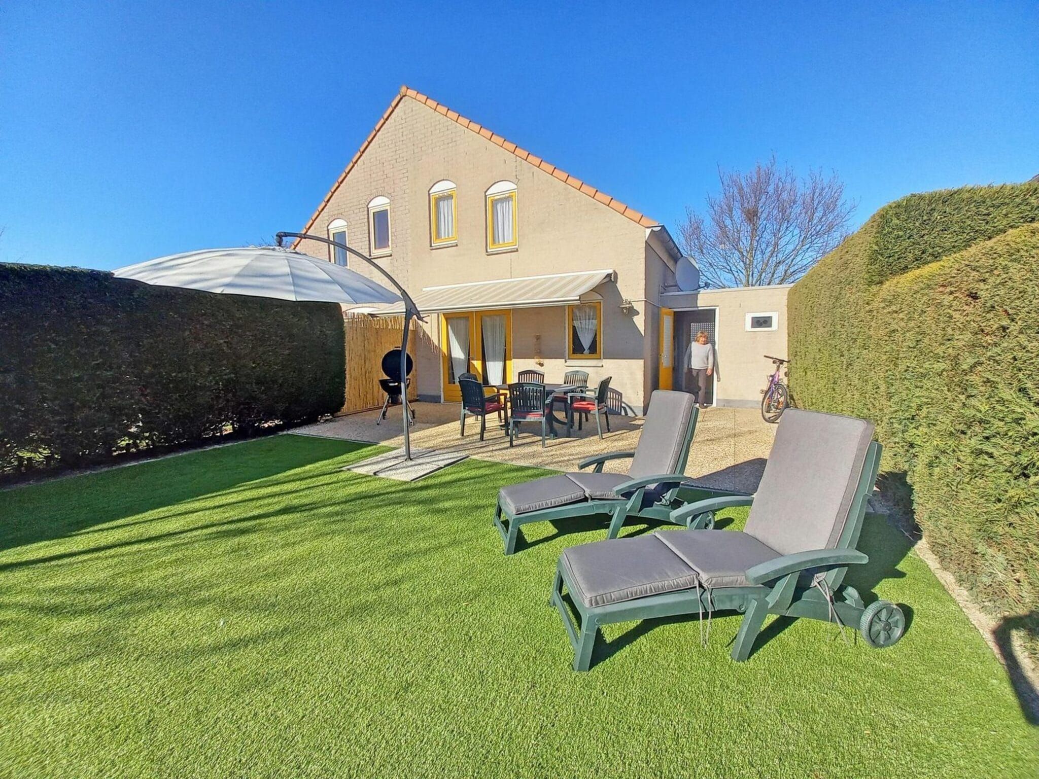 De tuin van Fort Soleil 30 Zeezwaluw Breskens in Breskens