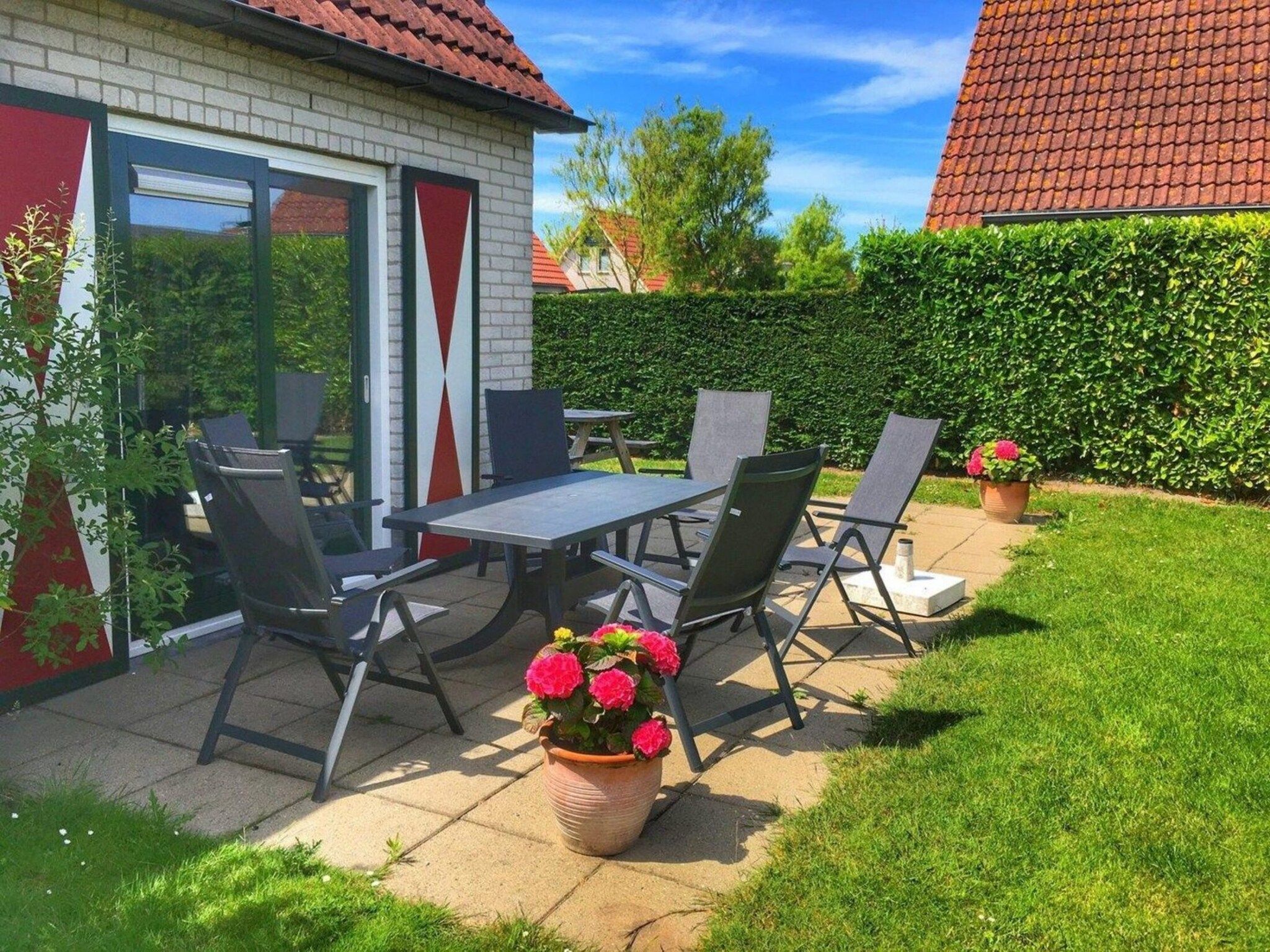 Het terras van Schoneveld 146 Zeemeeuw Breskens in Breskens