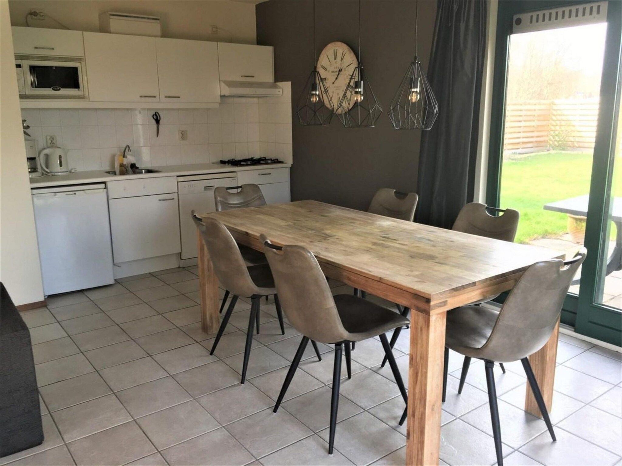 De eetkamer van Schoneveld 146 Zeemeeuw Breskens in Breskens