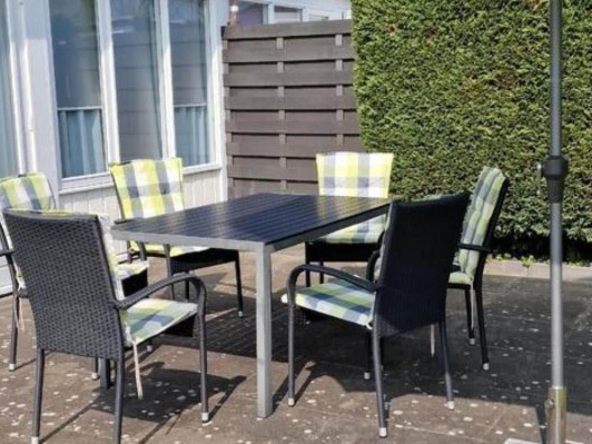 Het terras van Schoneveld 157 Duinroos Breskens in Breskens