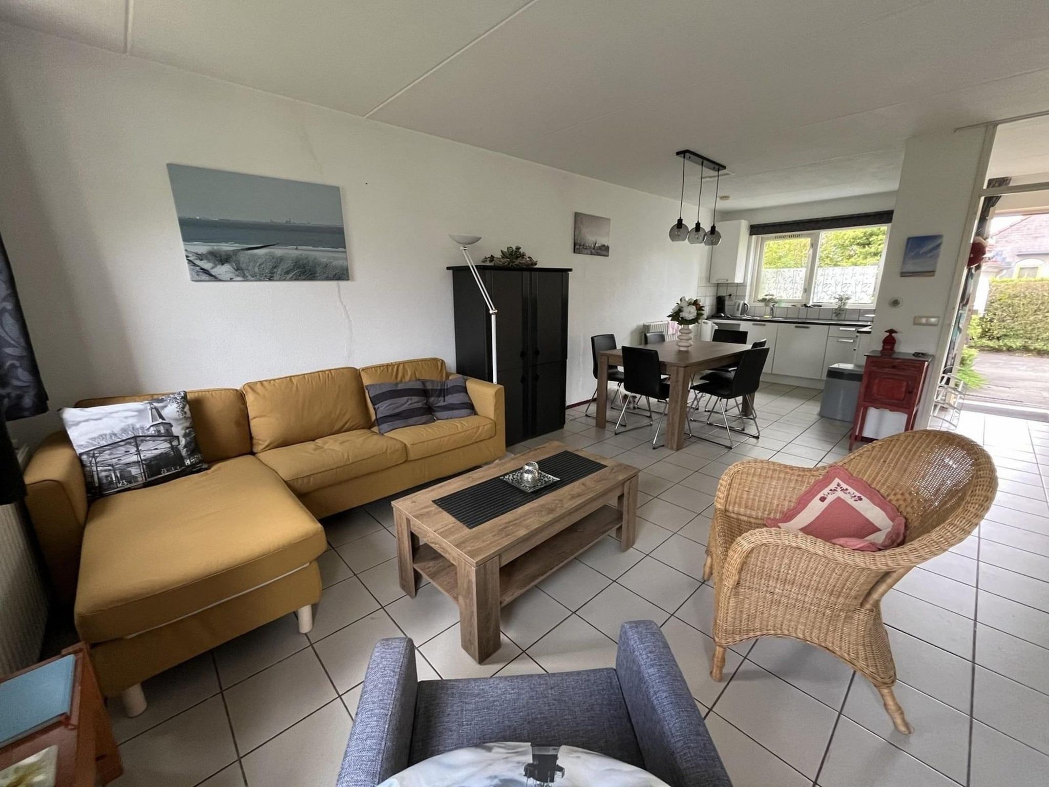 De woonkamer van Fort Soleil 42 Zeezwaluw Breskens in Breskens