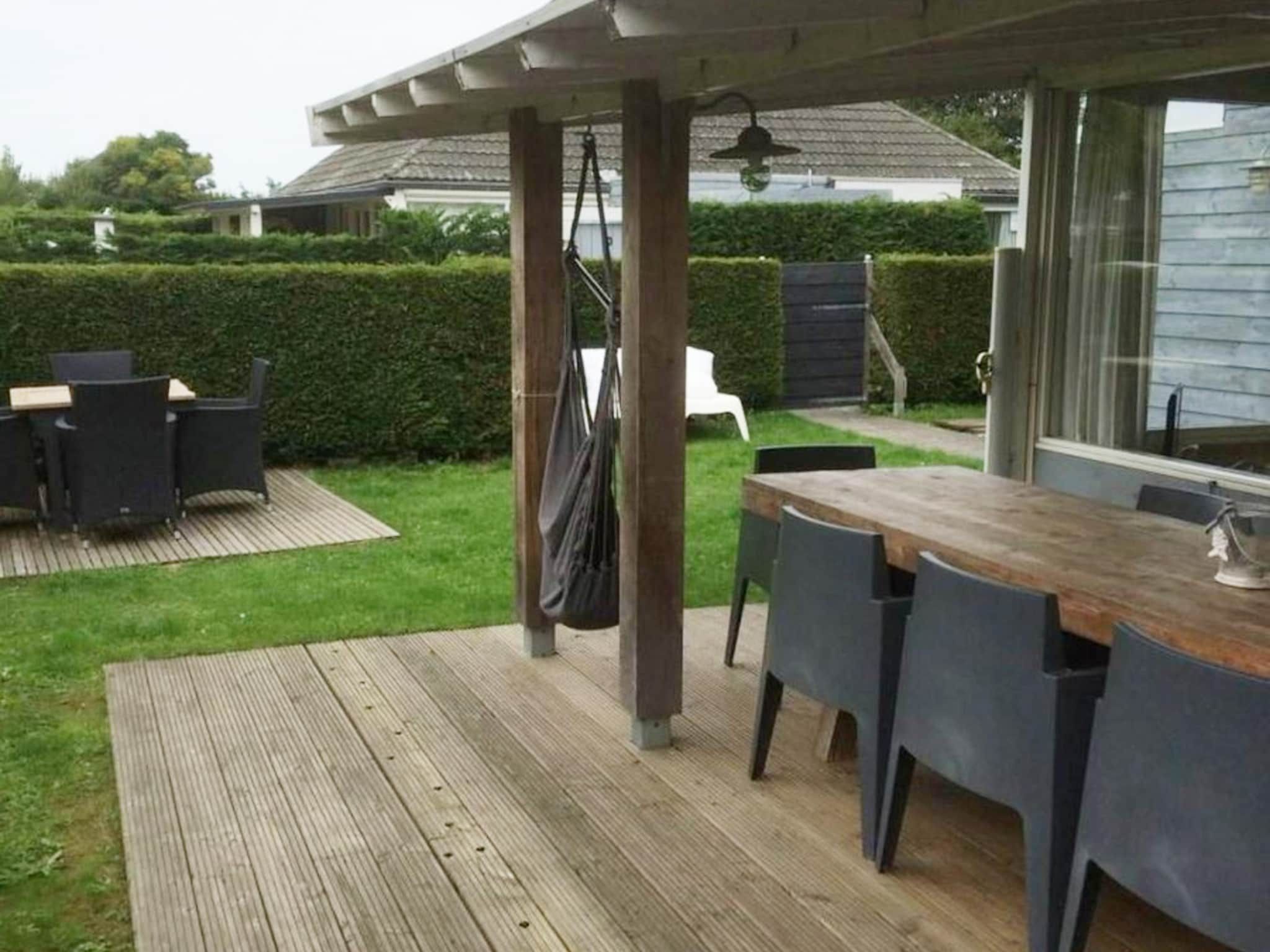 Het terras van Schoneveld 163 Duinroos Breskens in Breskens