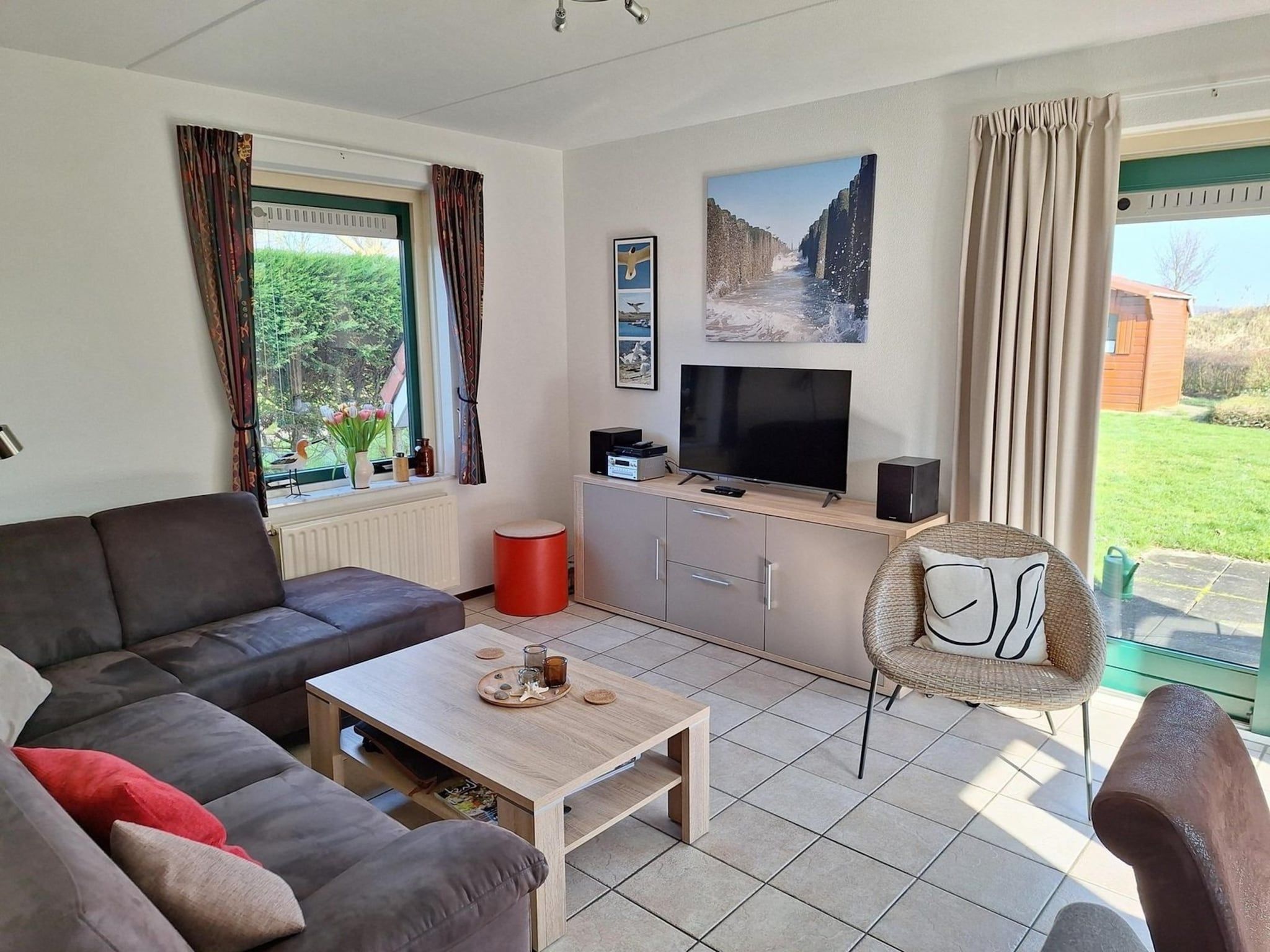 De woonkamer van Schoneveld 170 Zeemeeuw Breskens in Breskens