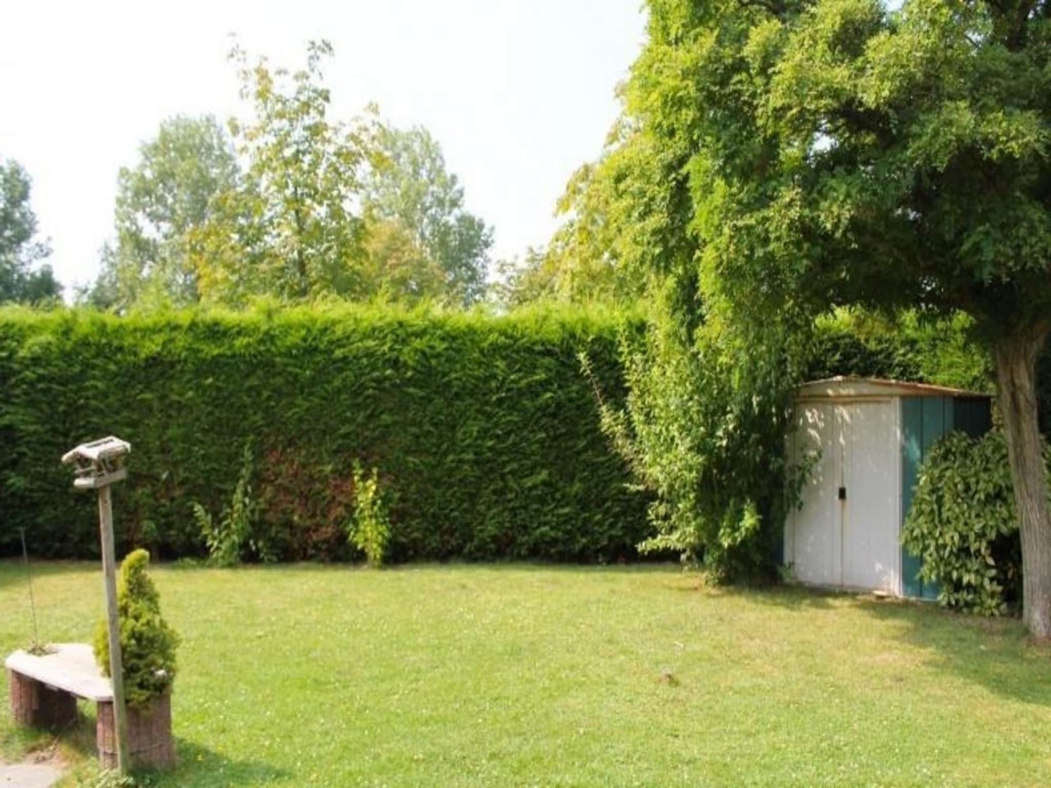 De tuin van Schoneveld 183 Duinroos Breskens in Breskens