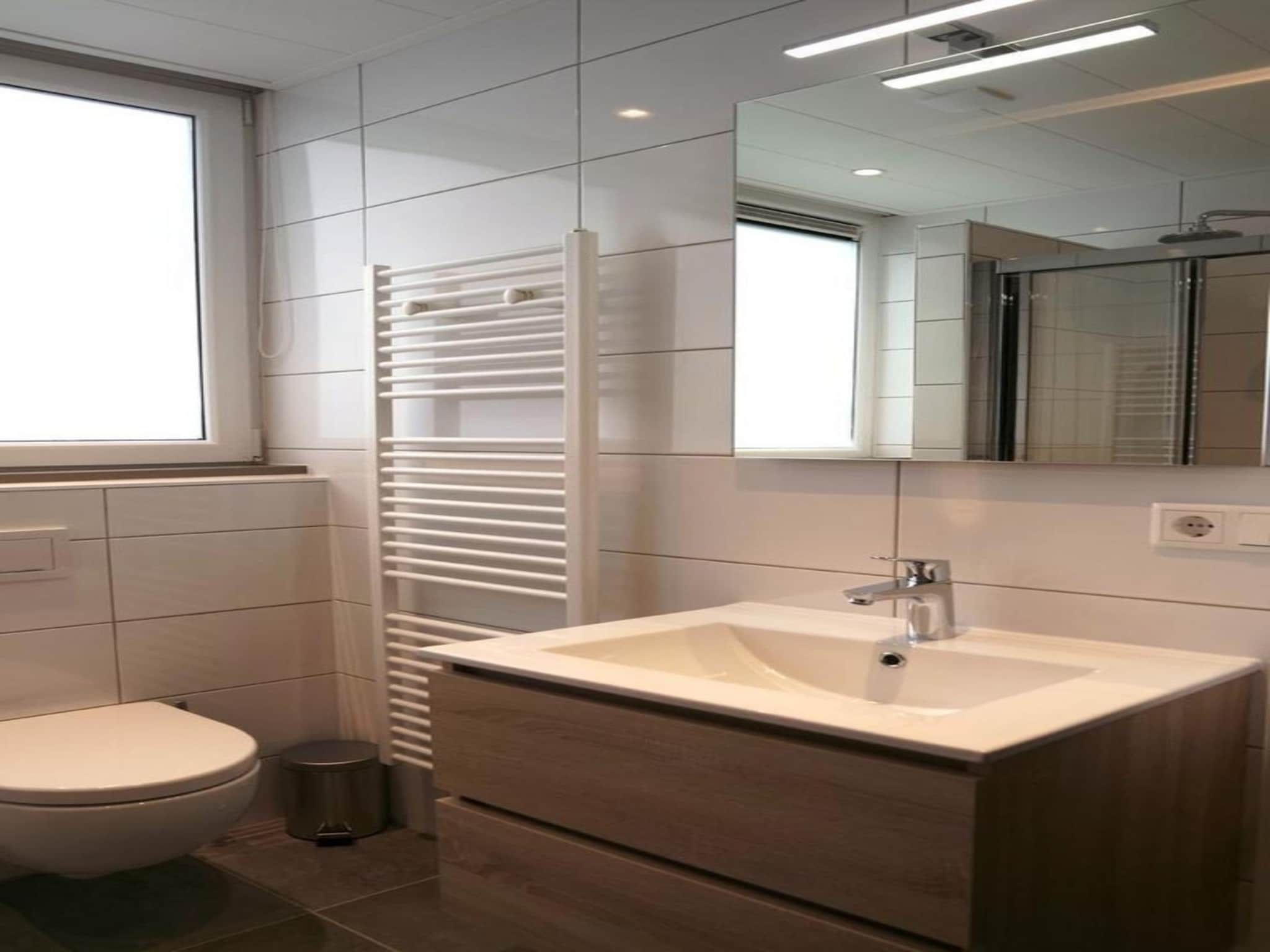 De badkamer van Schoneveld 184 Stern Breskens in Breskens