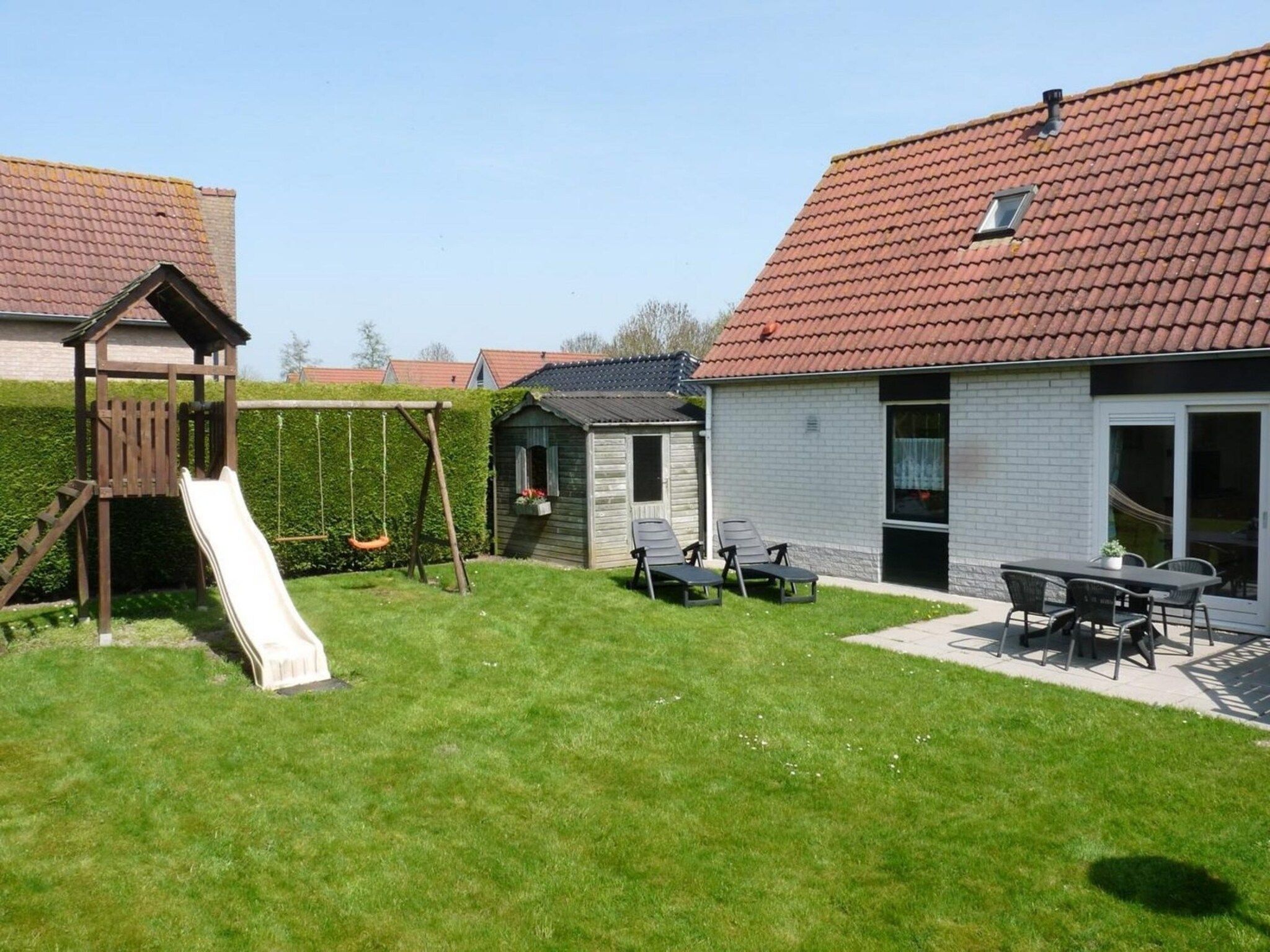 De buitenkant van Schoneveld 246 Stern Breskens in Breskens