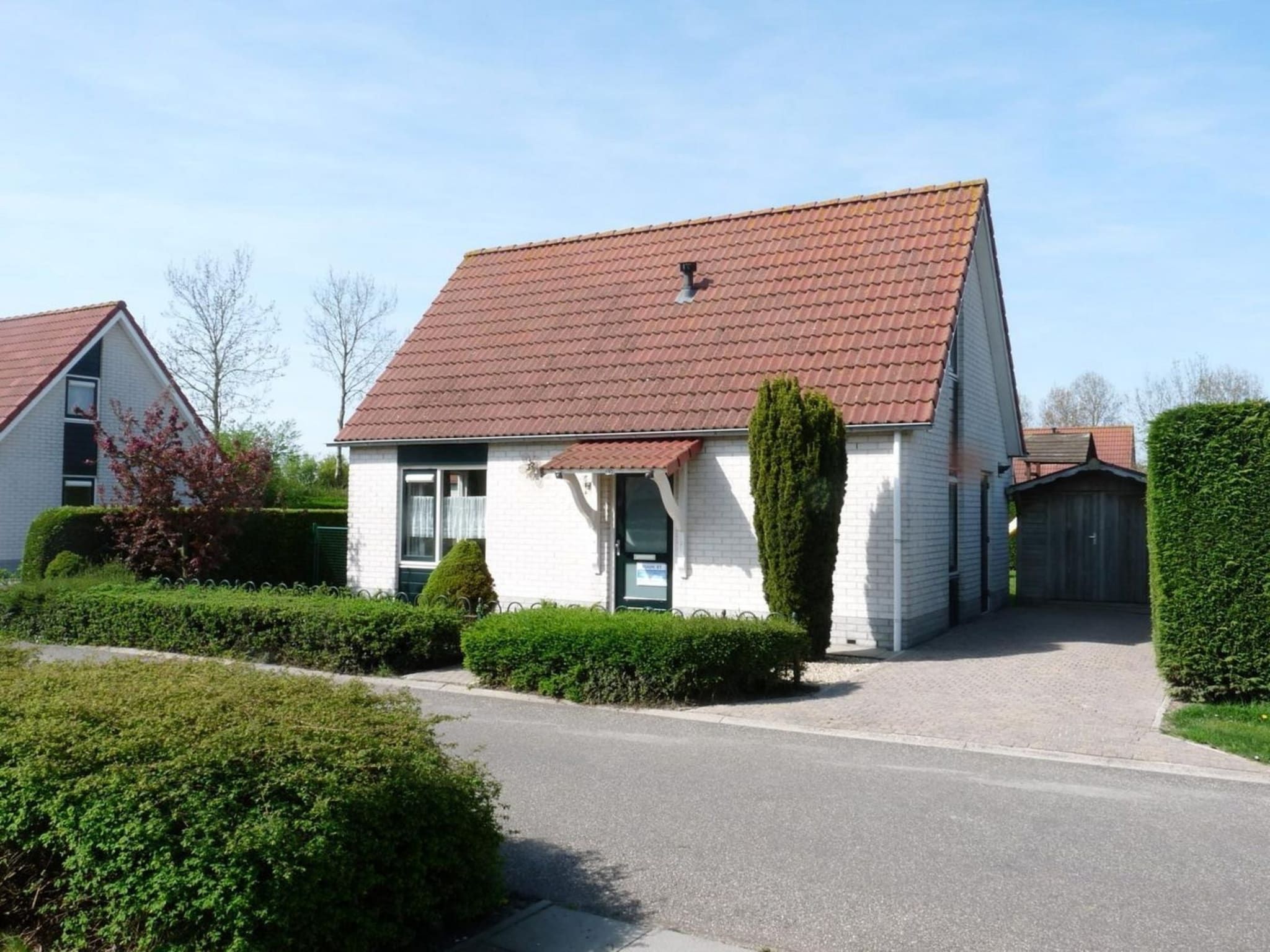 De buitenkant van Schoneveld 246 Stern Breskens in Breskens