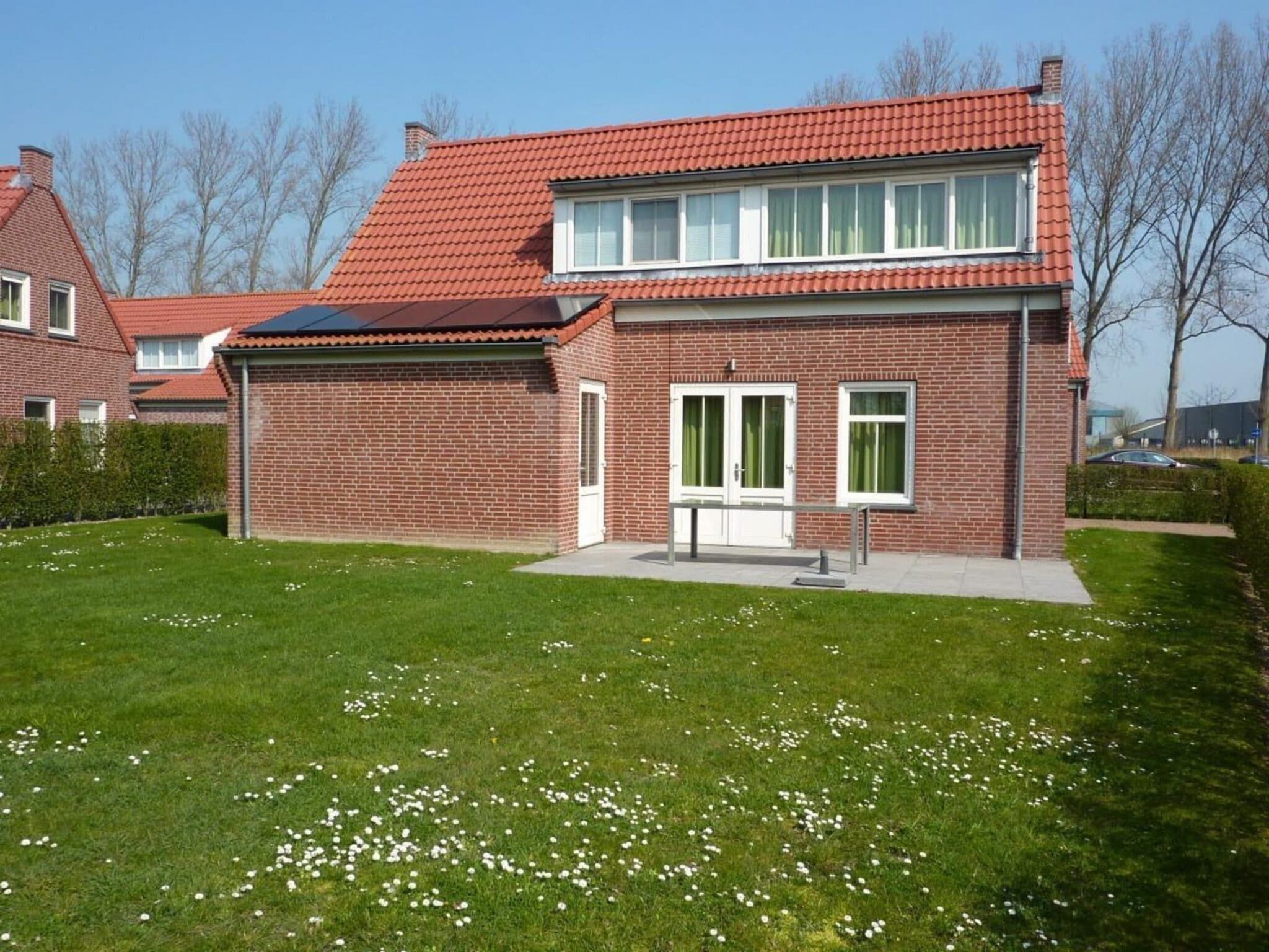 De tuin van Landgoed de Lente 36 Krokus Breskens in Breskens