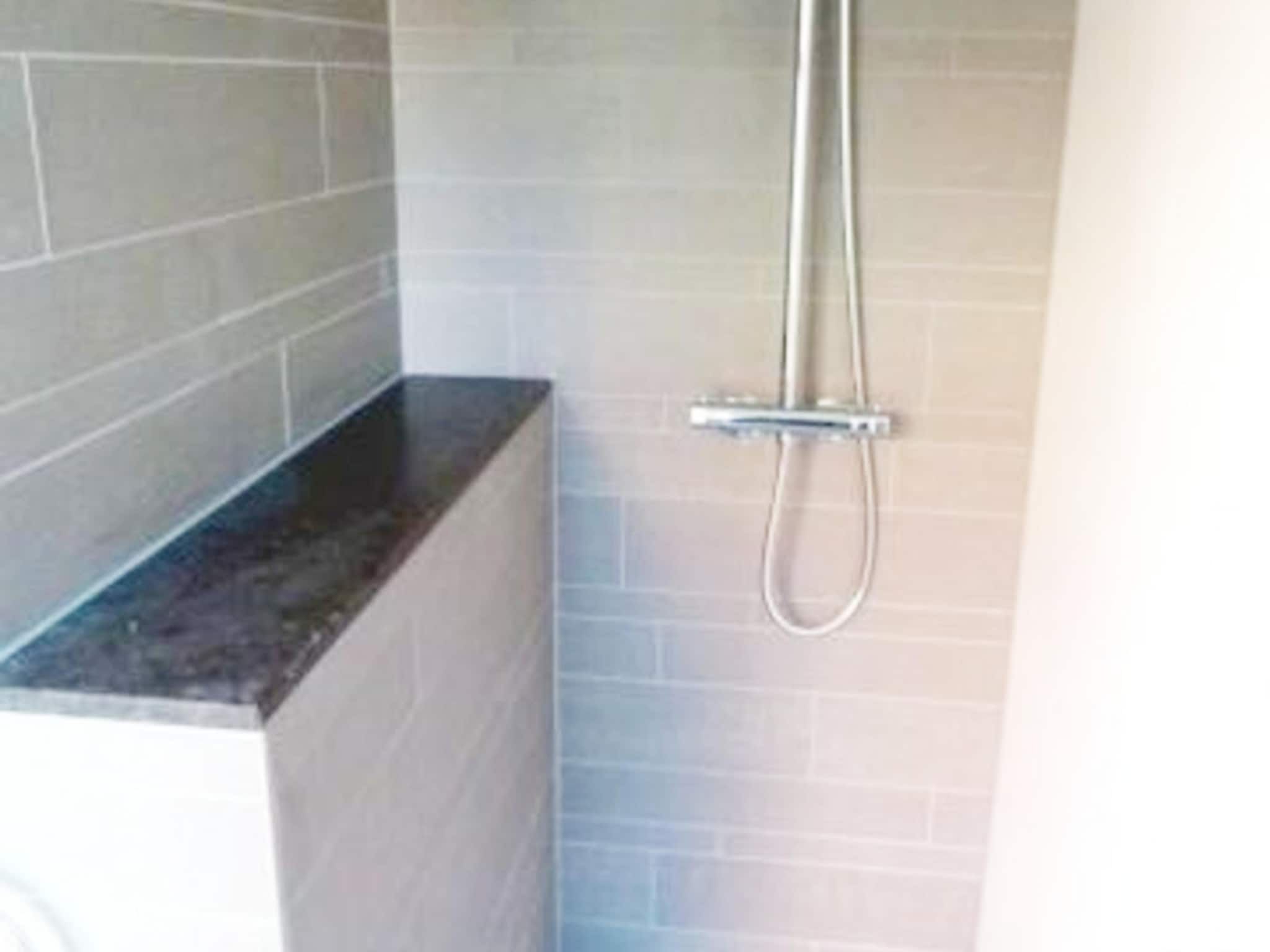 De badkamer van Landgoed de Lente 40 Sneeuwklokje Breskens in Breskens