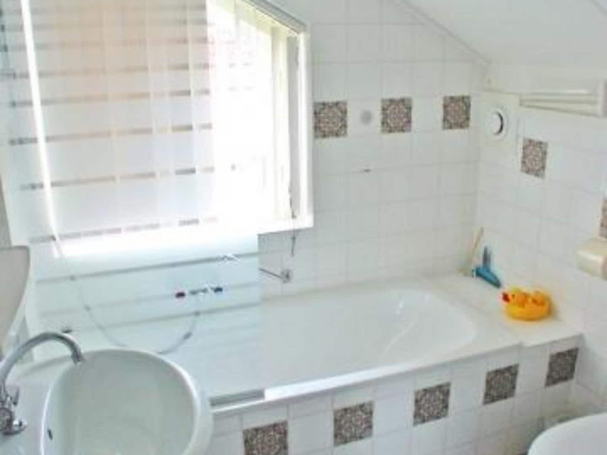 De badkamer van Scheldeveste 136 Schelde Breskens in Breskens