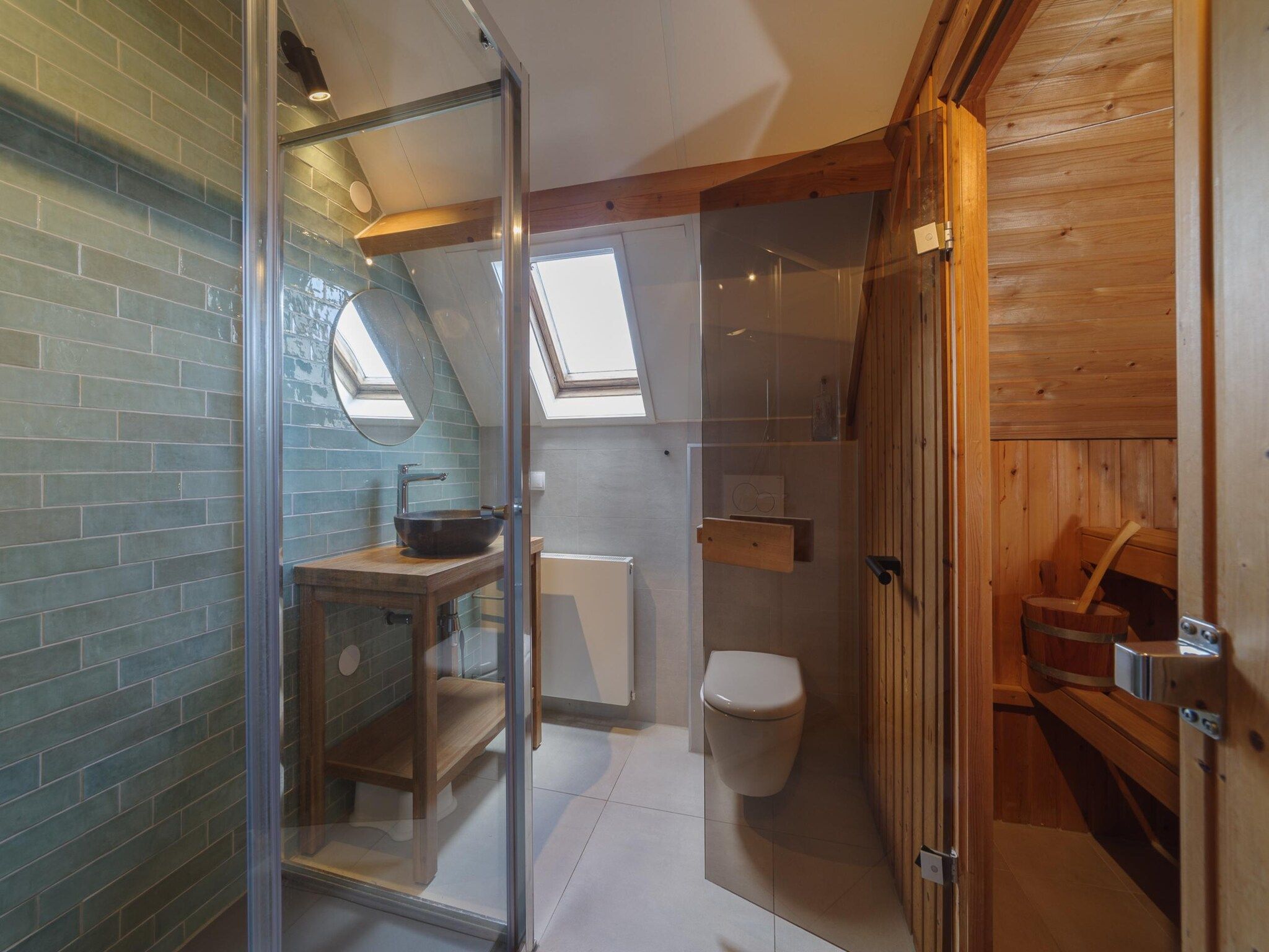 De badkamer van Villapark De Oesterbaai 8 in Wemeldinge