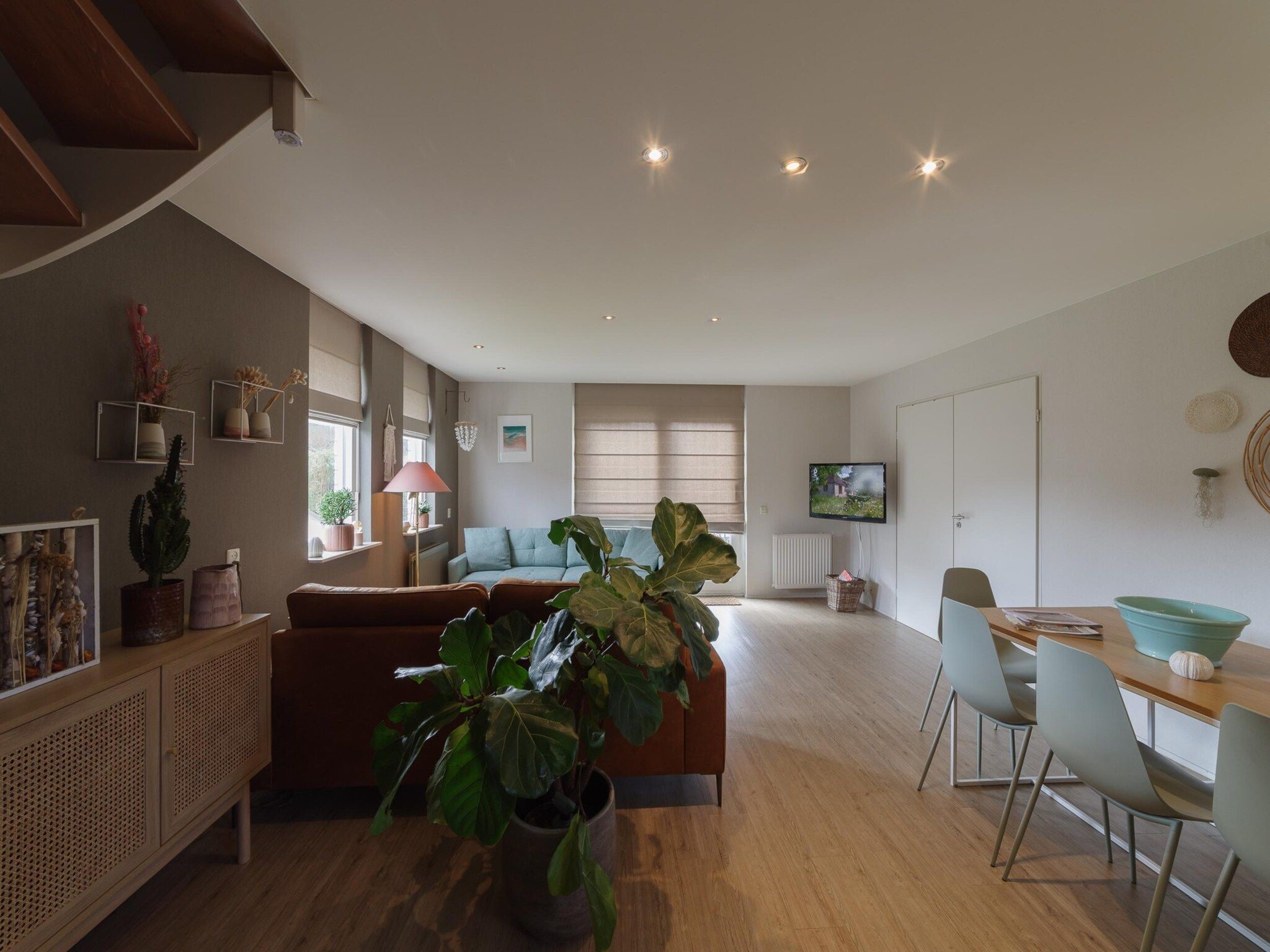 De woonkamer van Villapark De Oesterbaai 8 in Wemeldinge