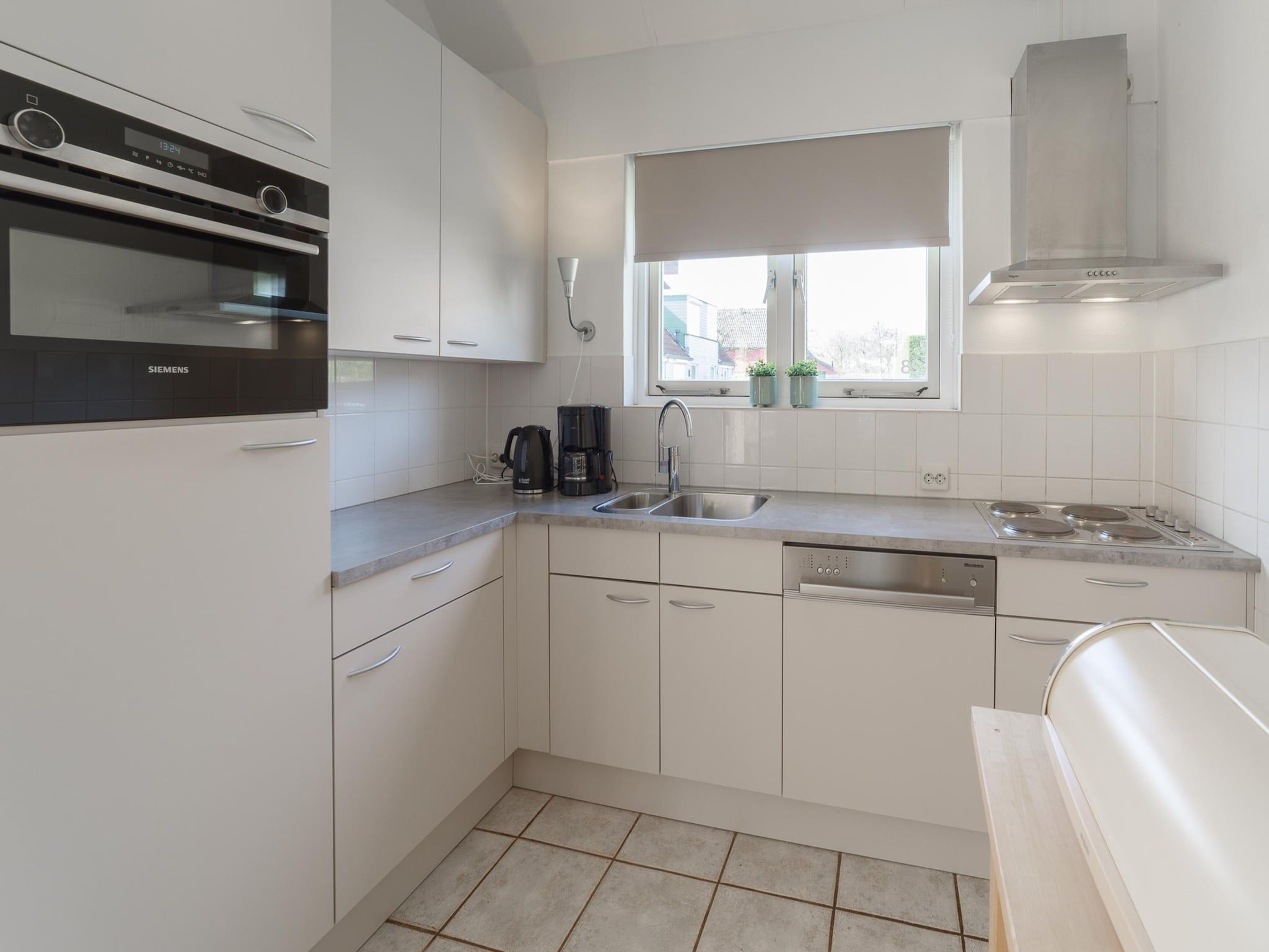 De keuken van Villapark De Oesterbaai 28 in Wemeldinge