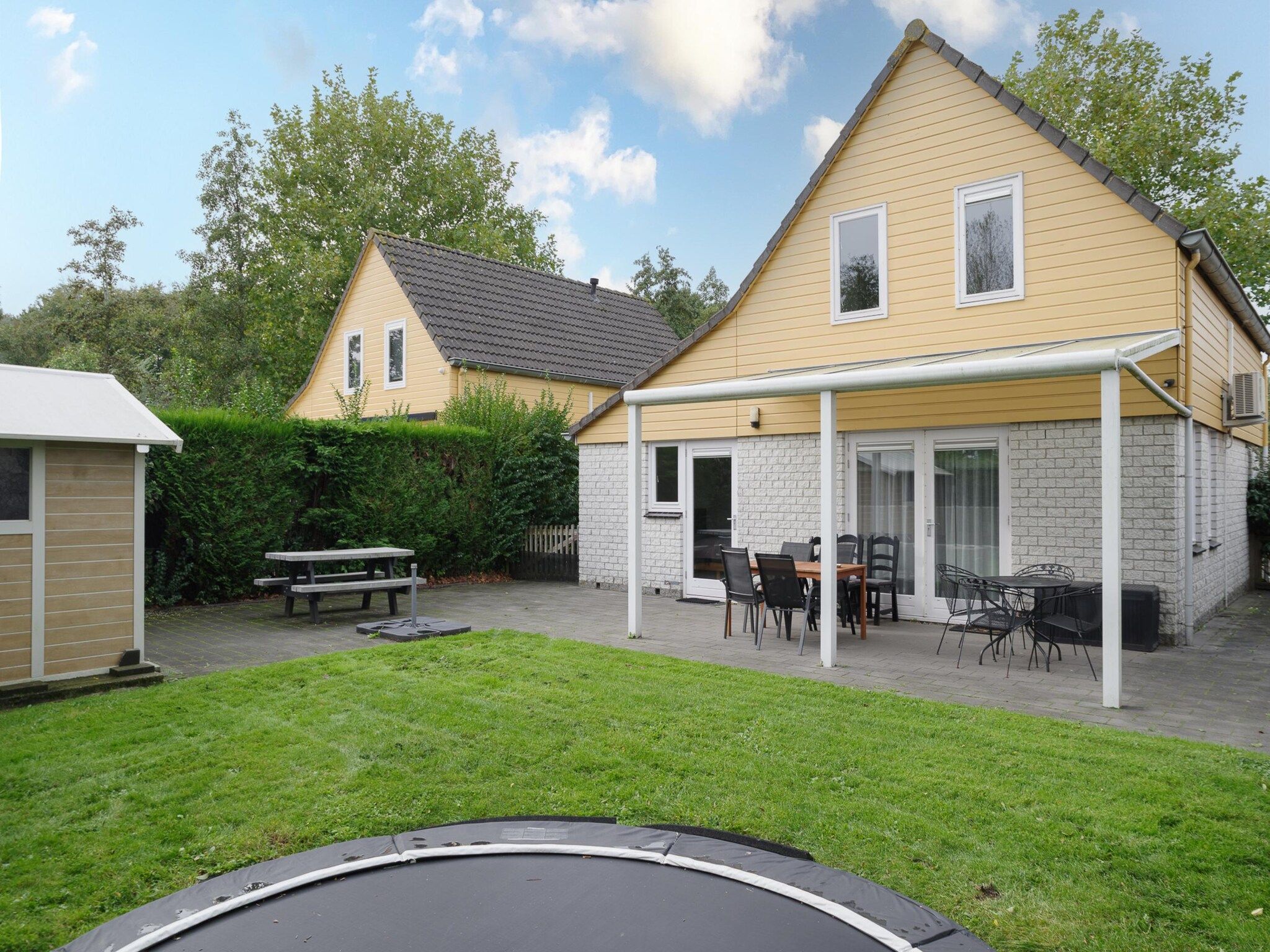 De buitenkant van Villapark De Oesterbaai 49 in Wemeldinge