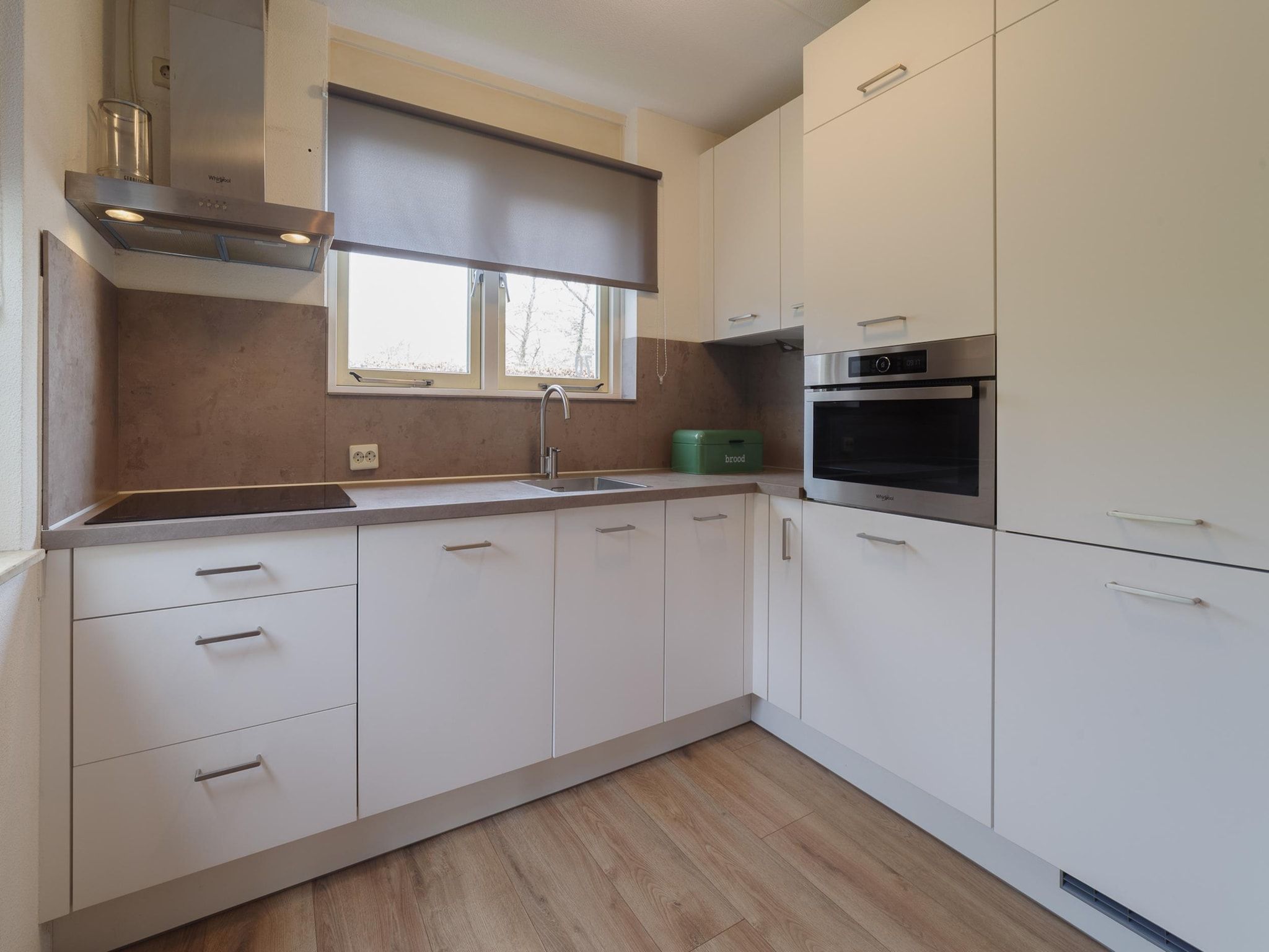 De keuken van Villapark De Oesterbaai 70 in Wemeldinge