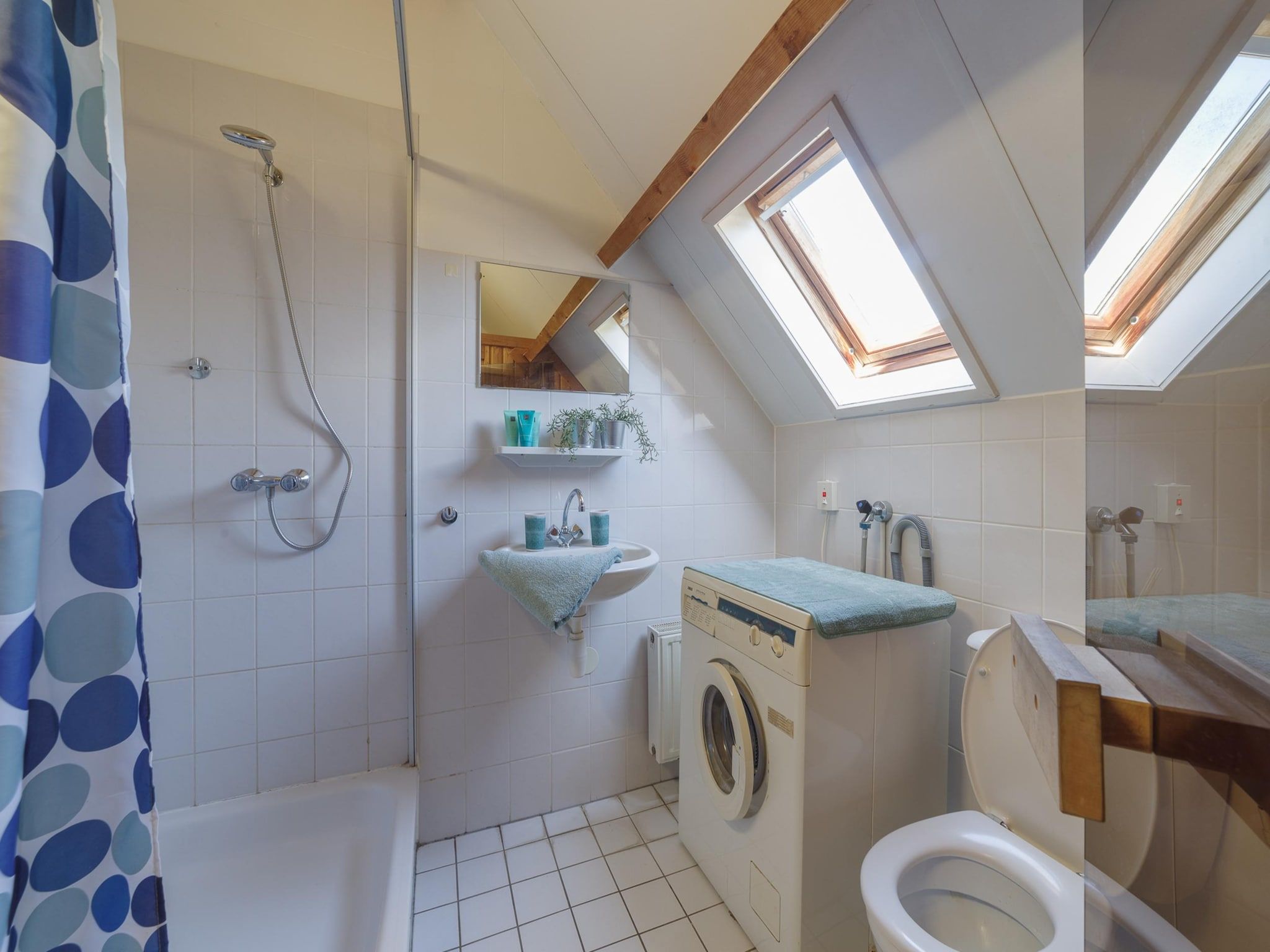 De badkamer van Villapark De Oesterbaai 75 in Wemeldinge