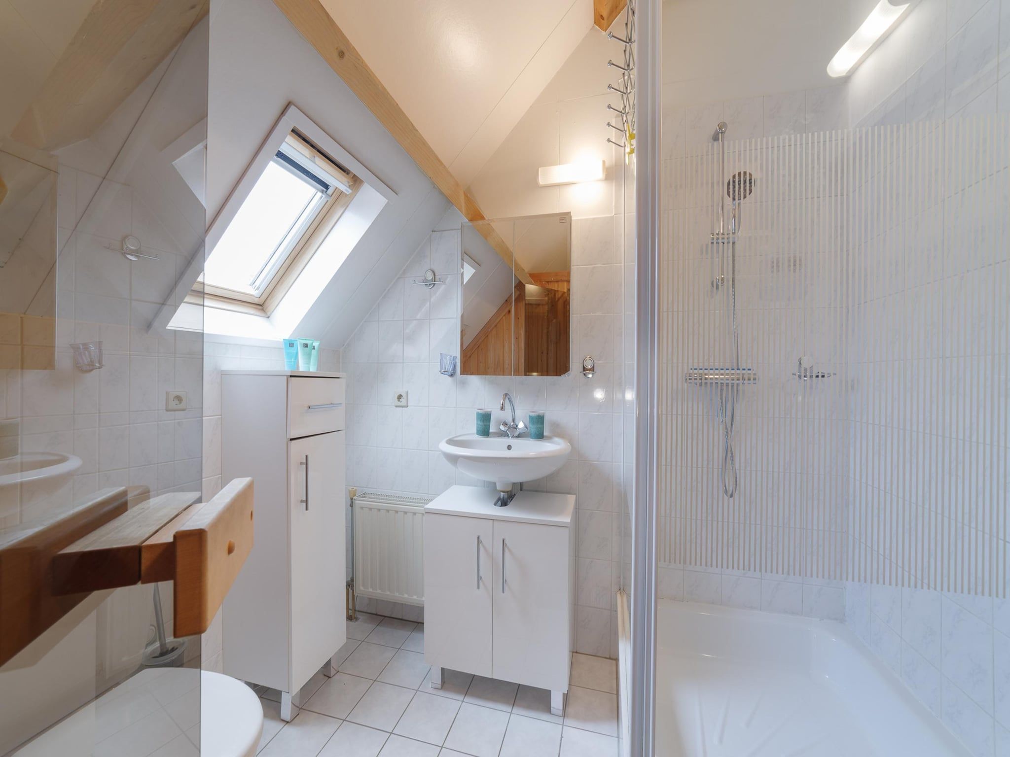 De badkamer van Villapark De Oesterbaai 131 in Wemeldinge