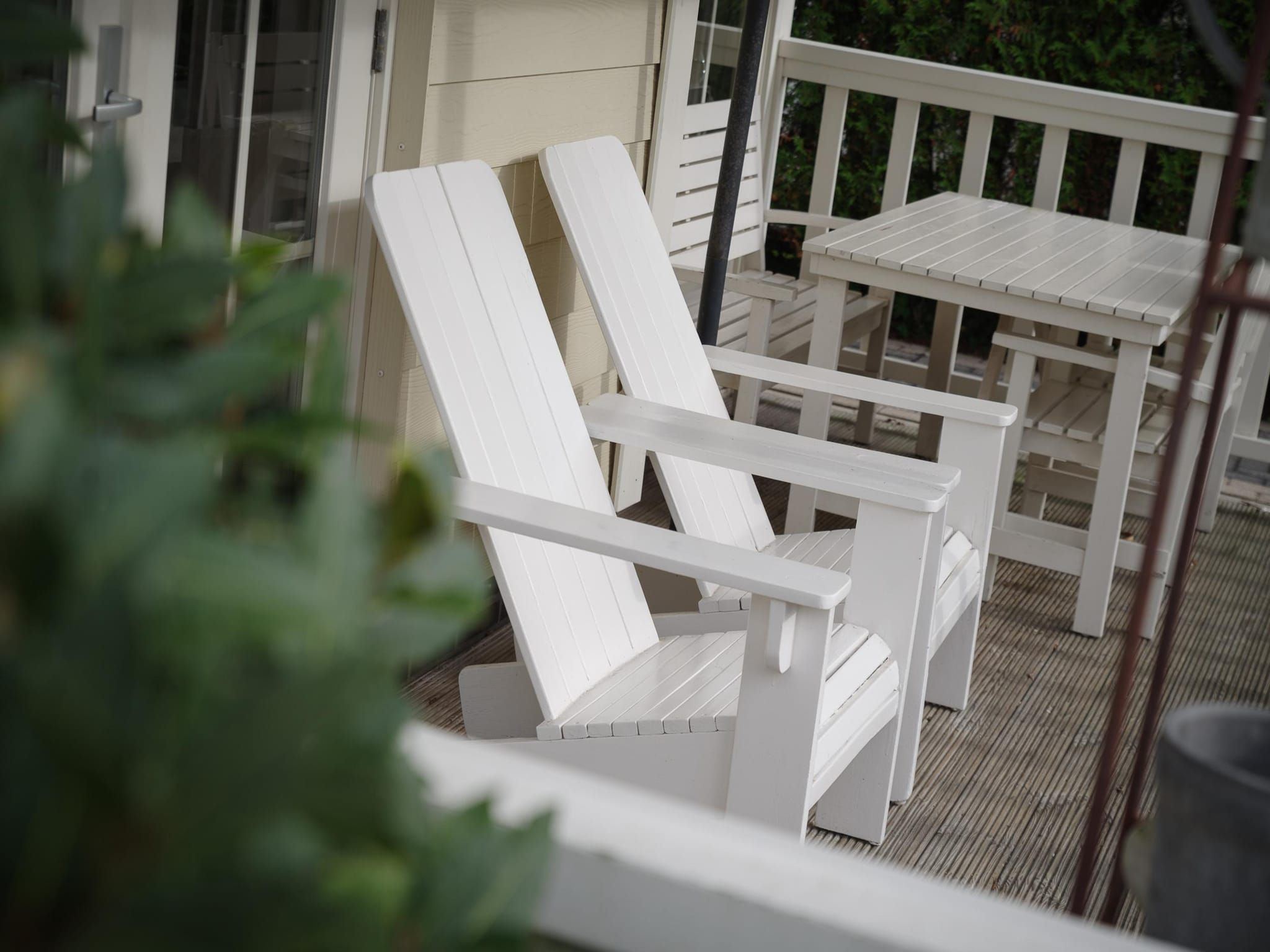 Het terras van Villapark De Oesterbaai 136 in Wemeldinge