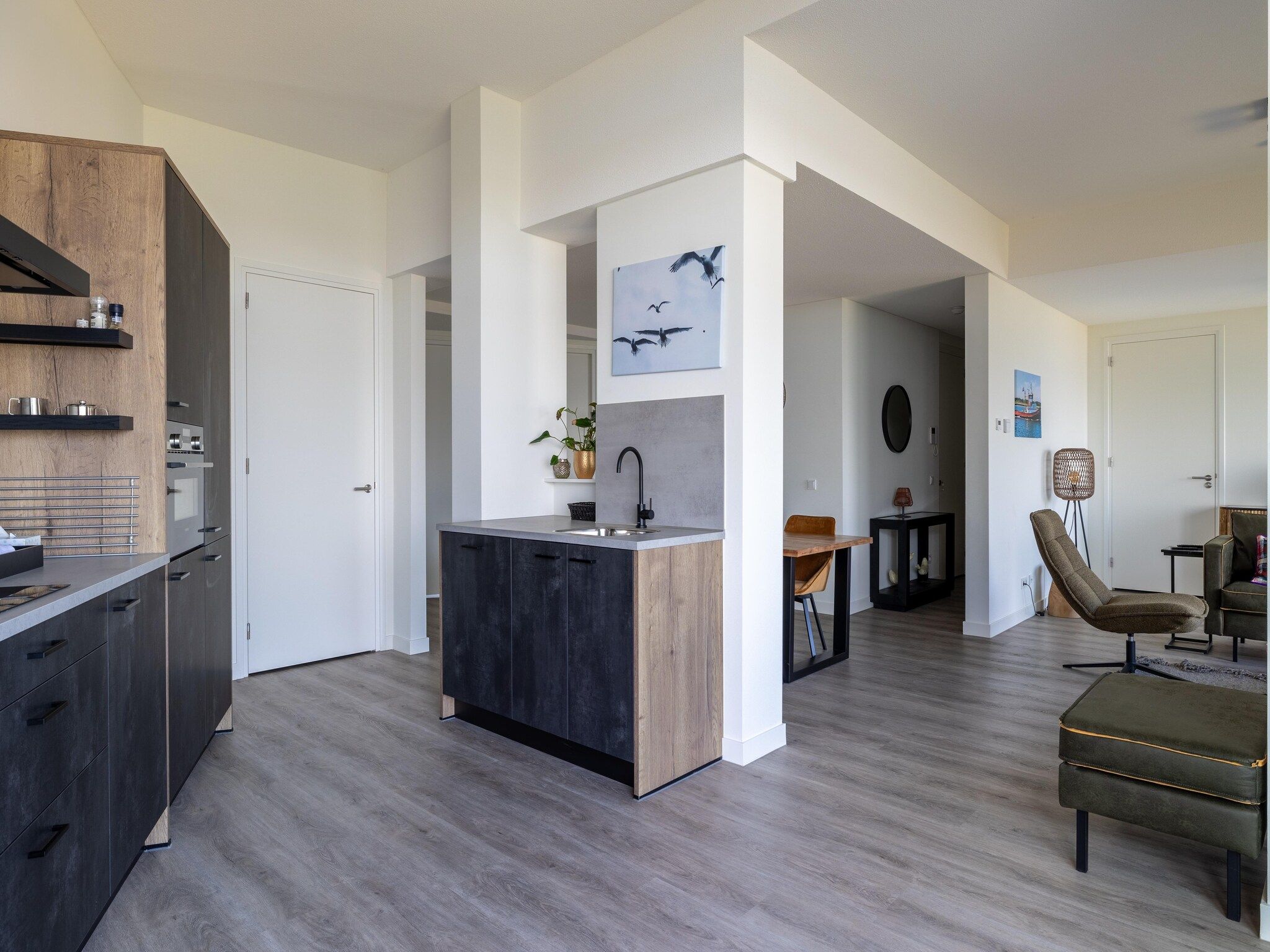 De keuken van Luxe appartement Vista Maris 'Laguna Beach House' - Havenweg 8-32  Sint-Annaland Oosterschelde in Sint-Annaland