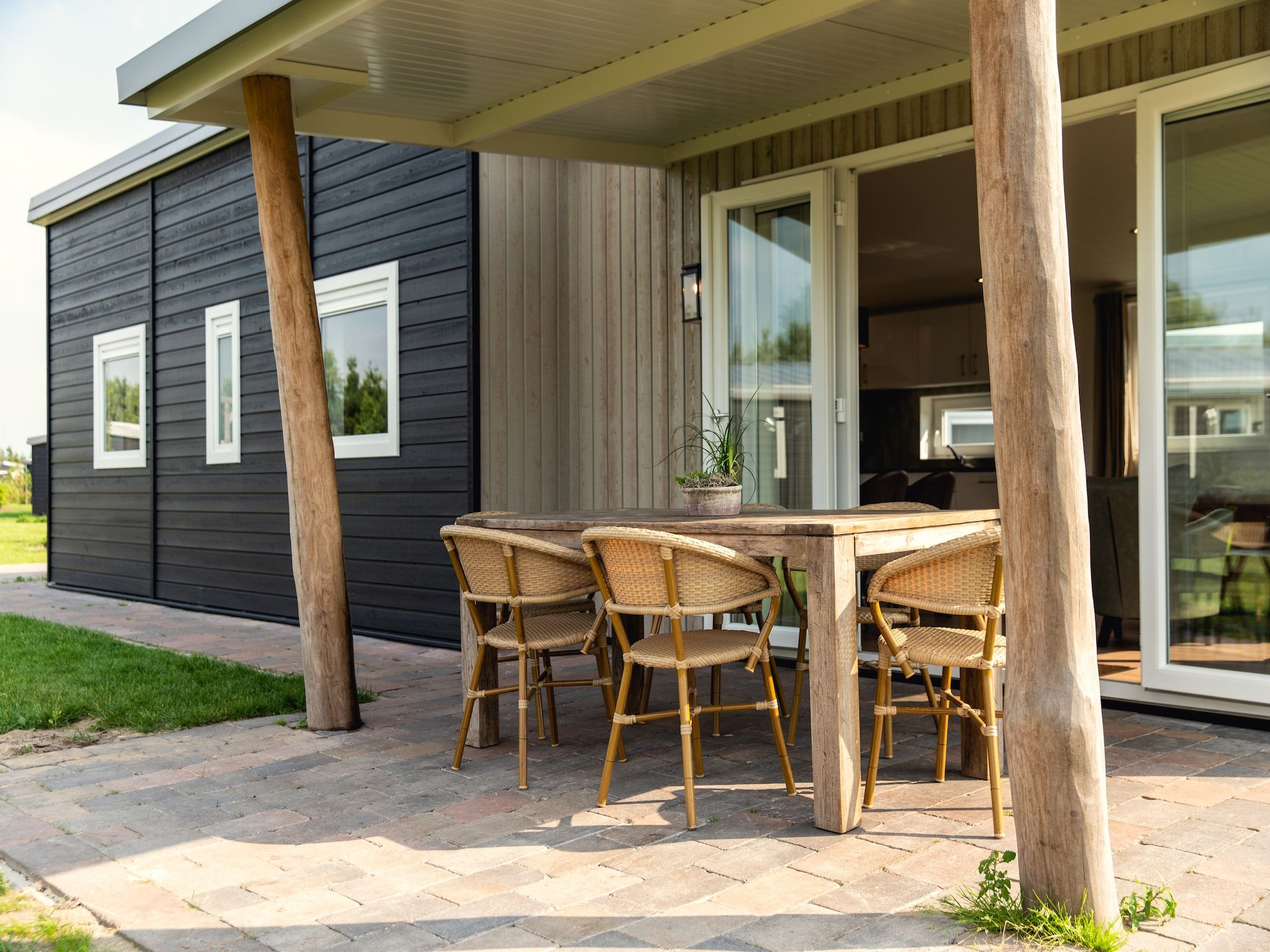 De buitenkant van Raccoon Lodge in Slagharen