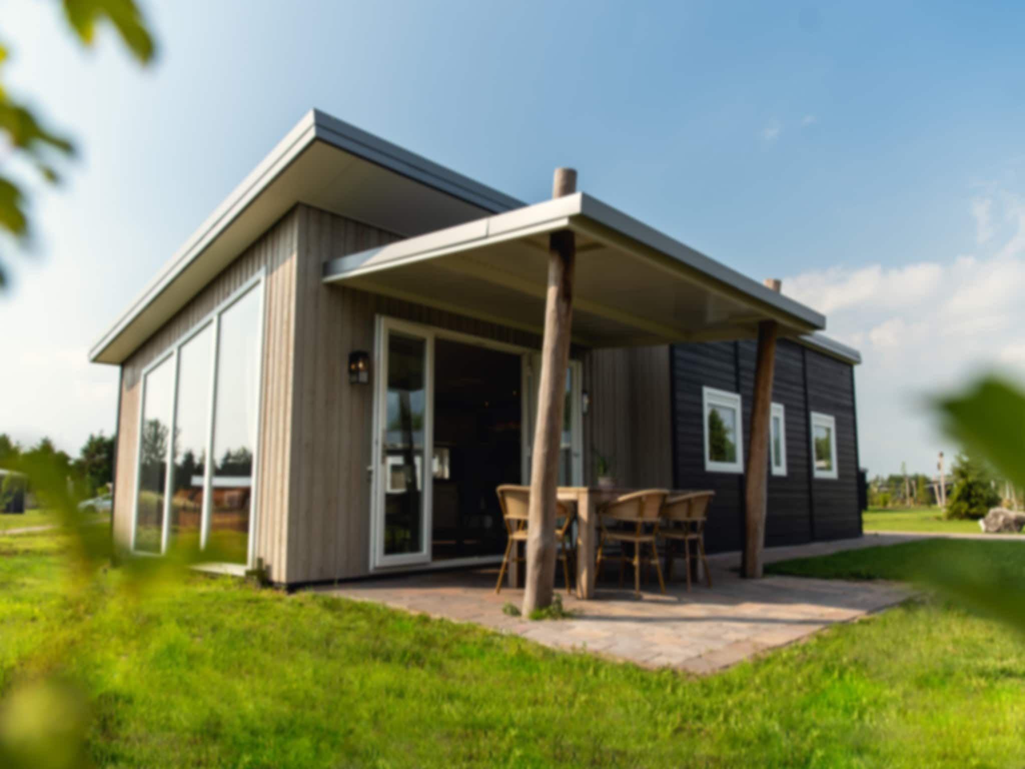 De buitenkant van Raccoon Lodge in Slagharen