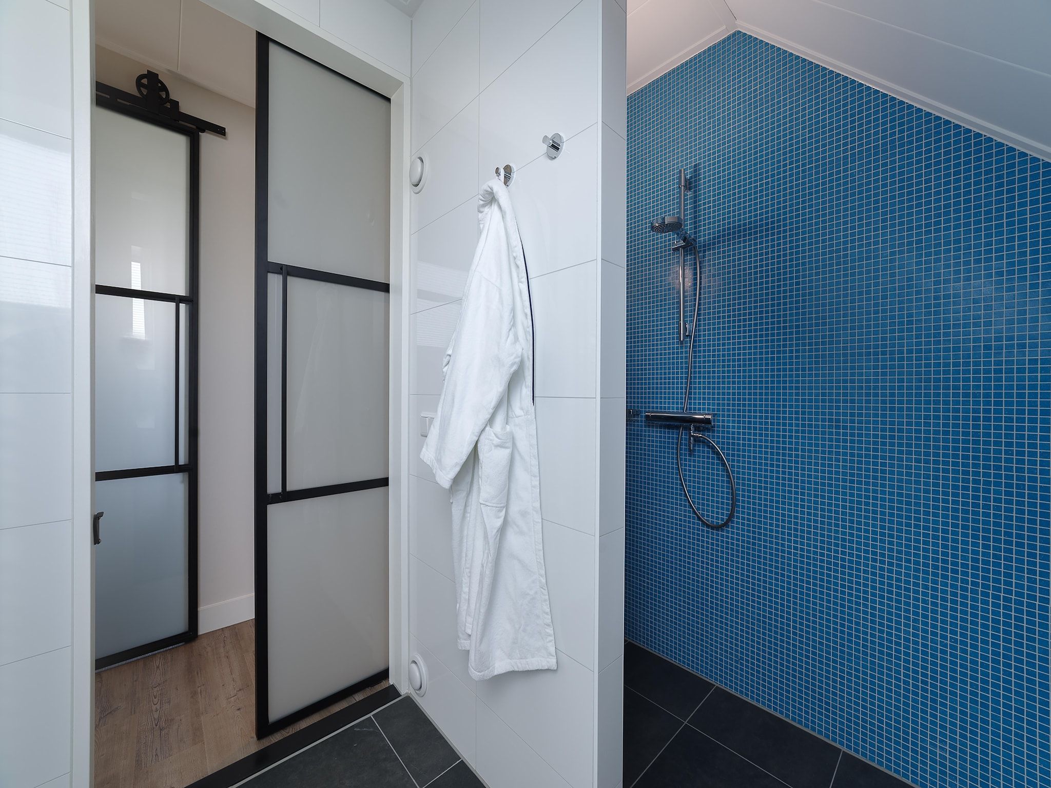 De badkamer van Game Villa in Colijnsplaat