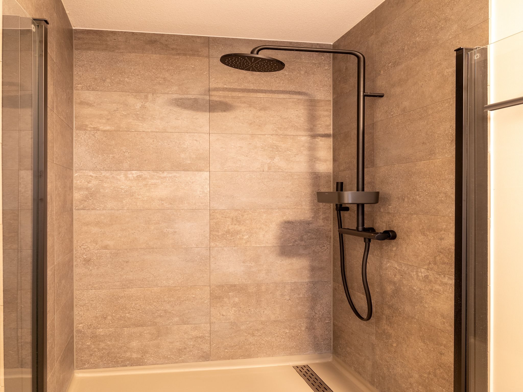 De badkamer van Appartement Vista Maris "Charlotte's Parel" - Havenweg 8-44  Sint-Annaland in Sint-Annaland