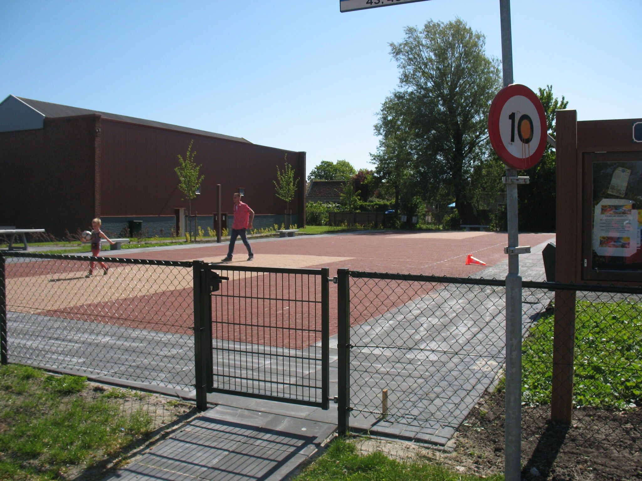 Voorzieningen bij VT 145 in Tzummarum