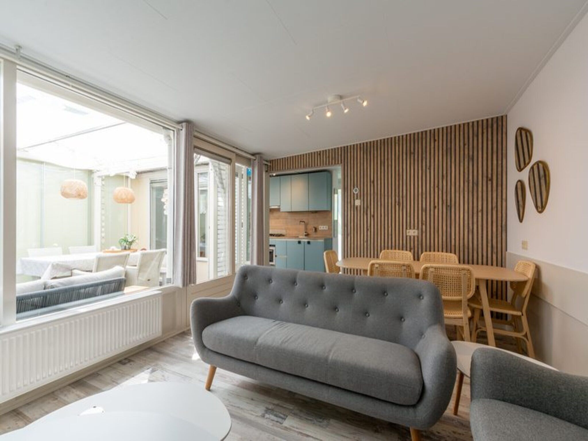 De woonkamer van Duinland 188 in Sint Maartenszee