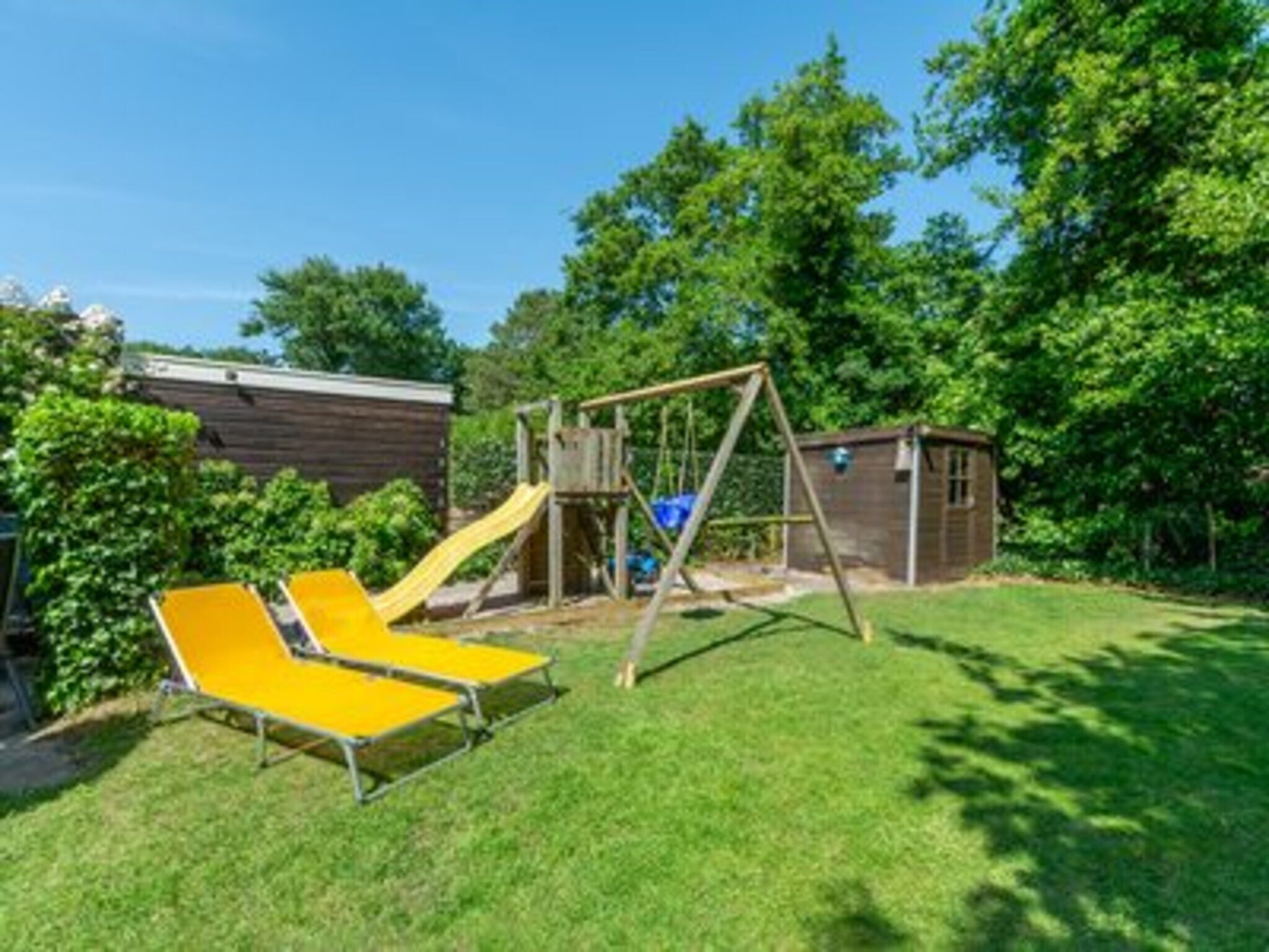 De tuin van Duinland 188 in Sint Maartenszee