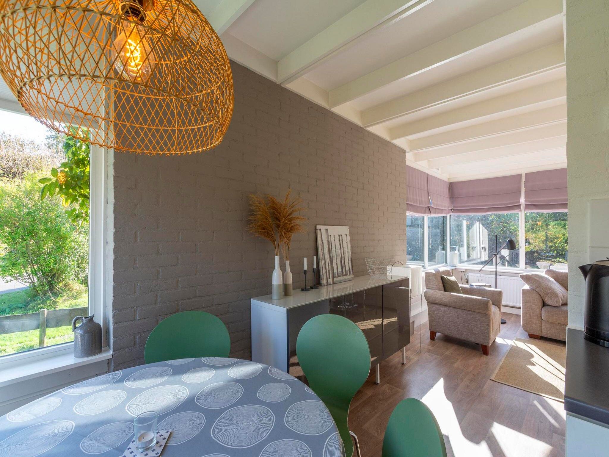 De eetkamer van Duinland 21 in Sint Maartenszee