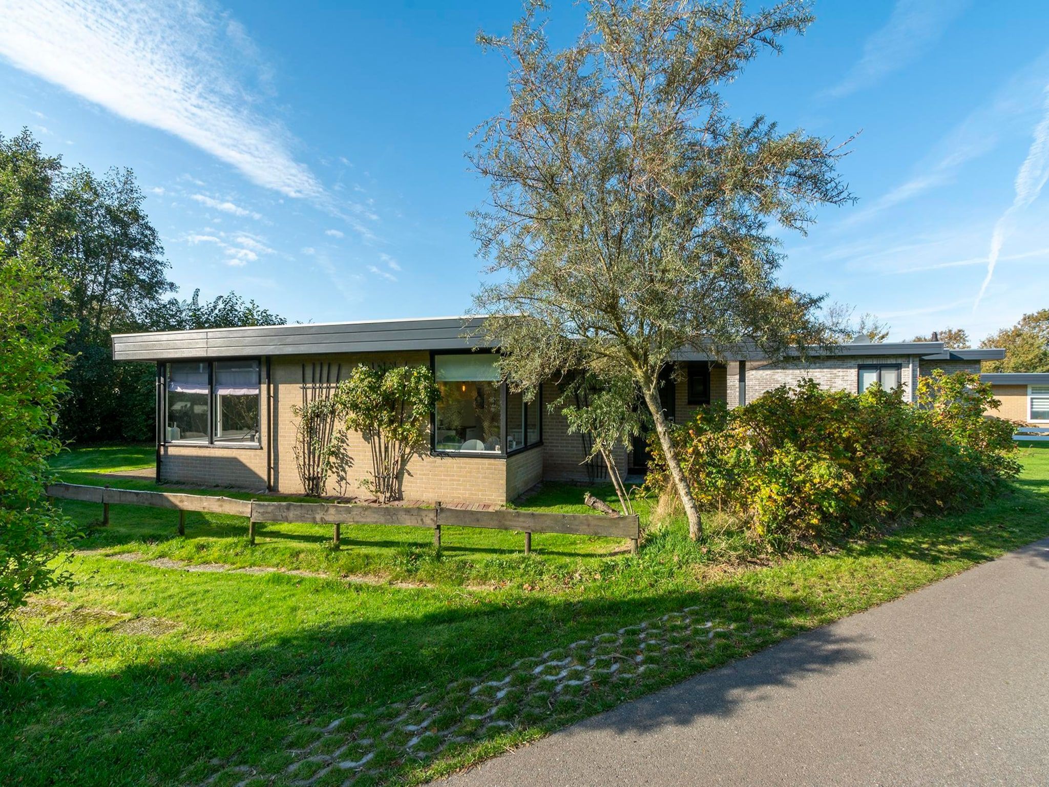 De buitenkant van Duinland 21 in Sint Maartenszee