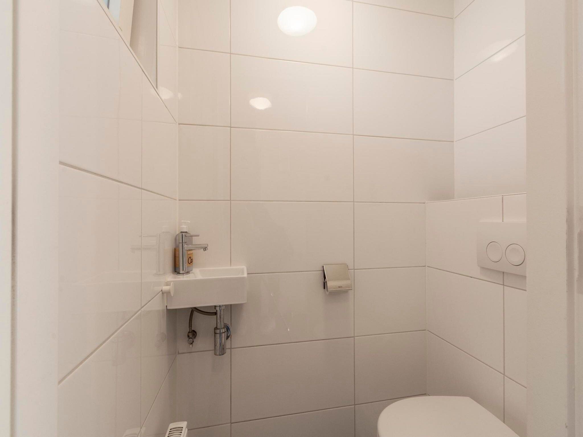 De badkamer van Duinland 21 in Sint Maartenszee