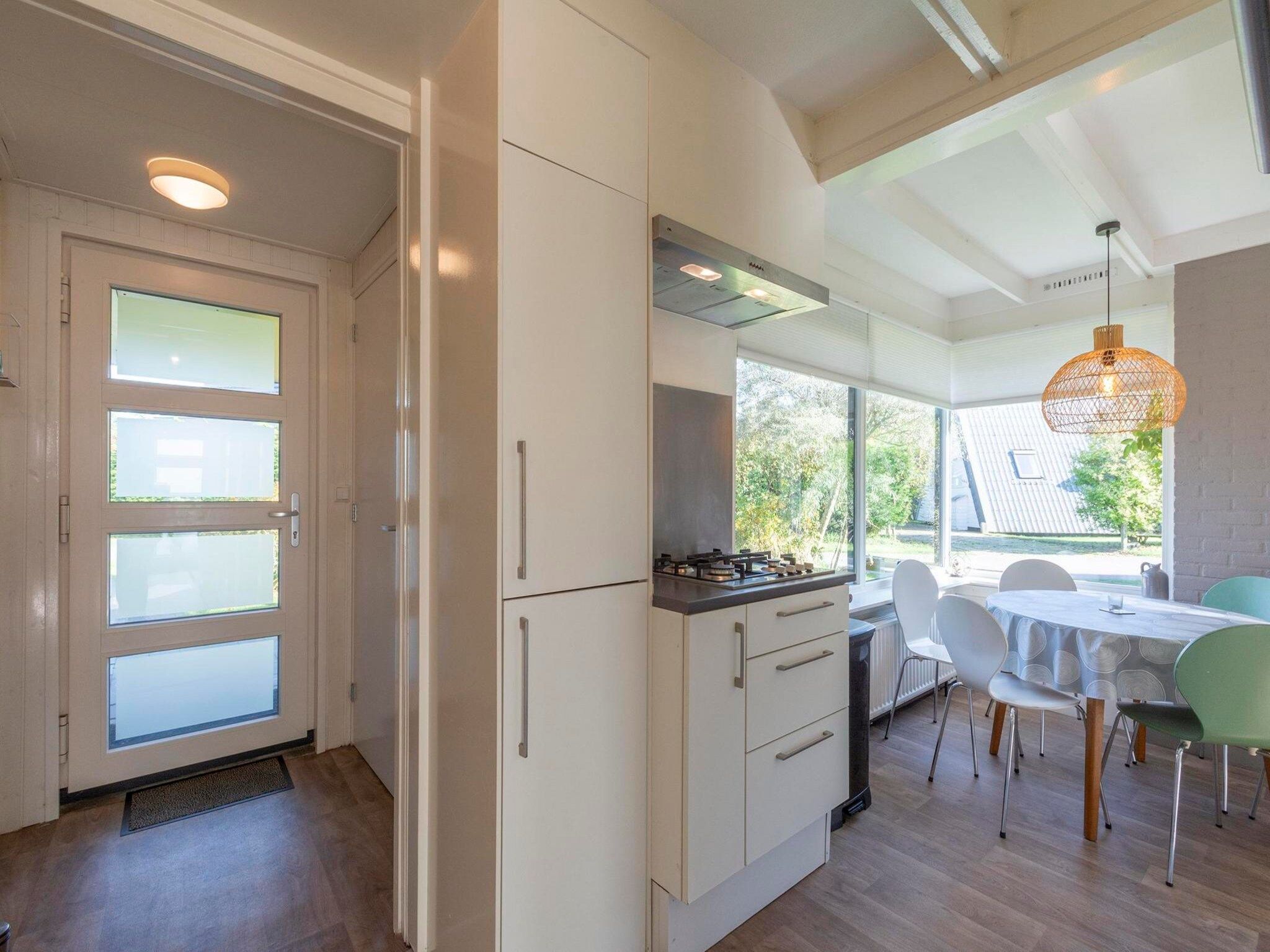 De eetkamer van Duinland 21 in Sint Maartenszee