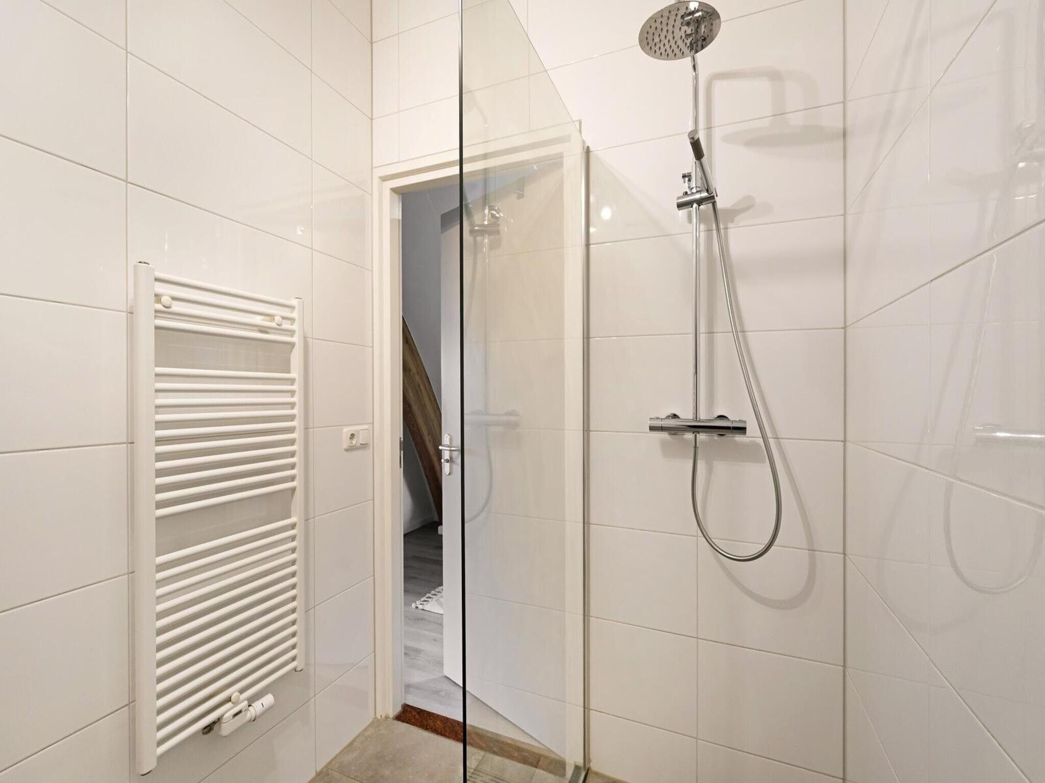 De badkamer van Lazy Daisy in Groote Keeten