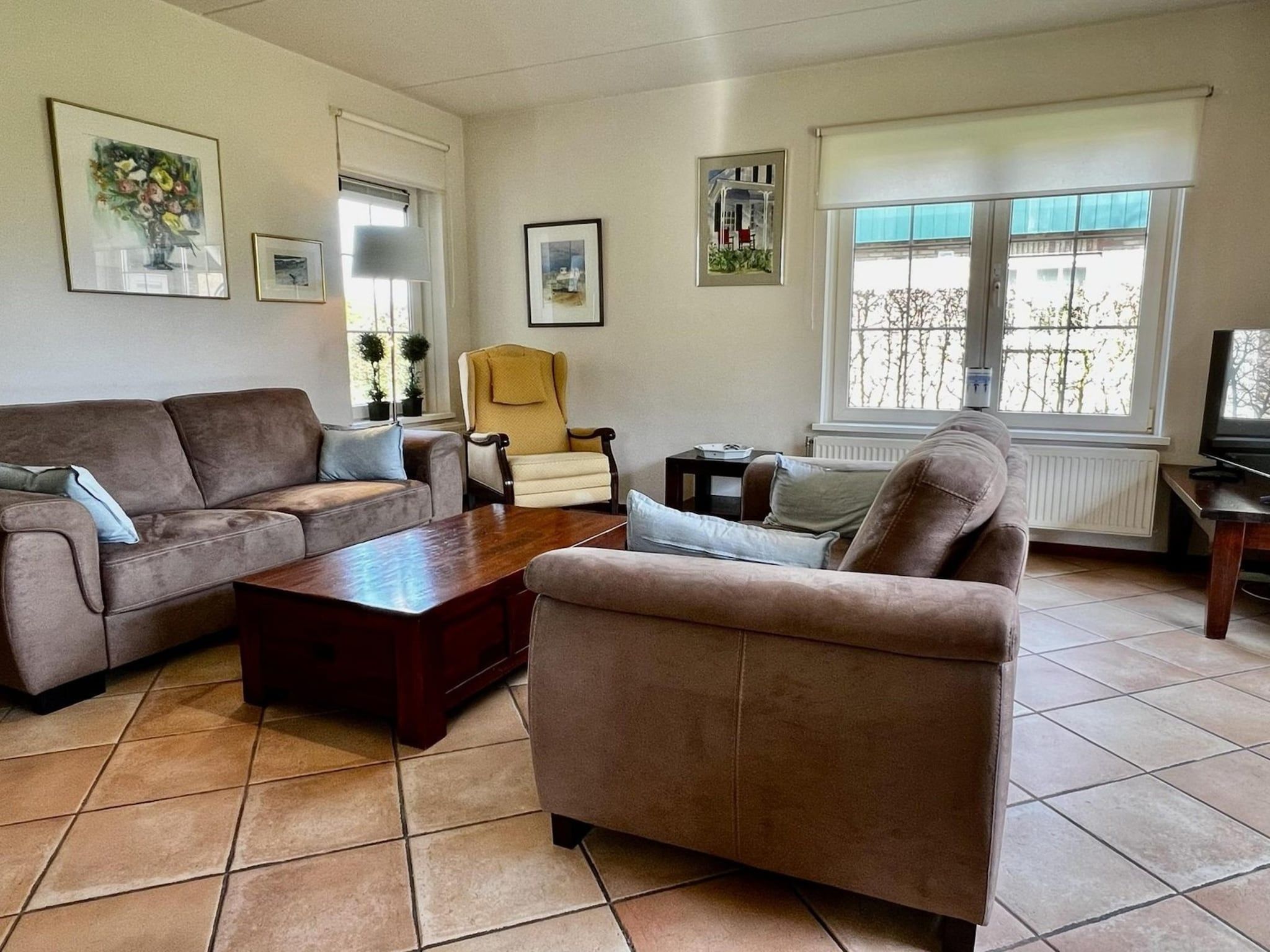 De eetkamer van Anzelhoef 3 in Sint Maartenszee