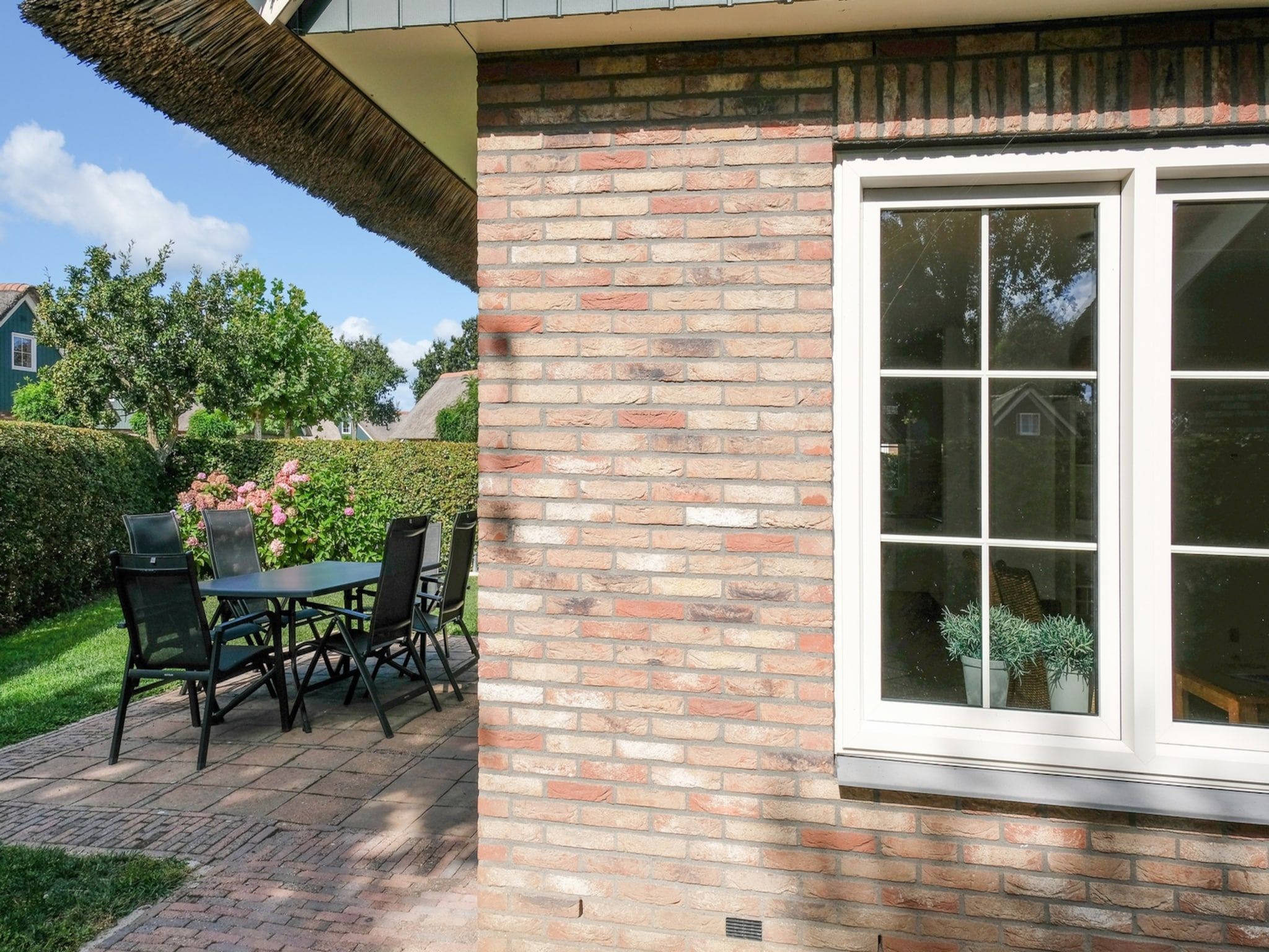 Het terras van Anzelhoef 5 in Sint Maartenszee