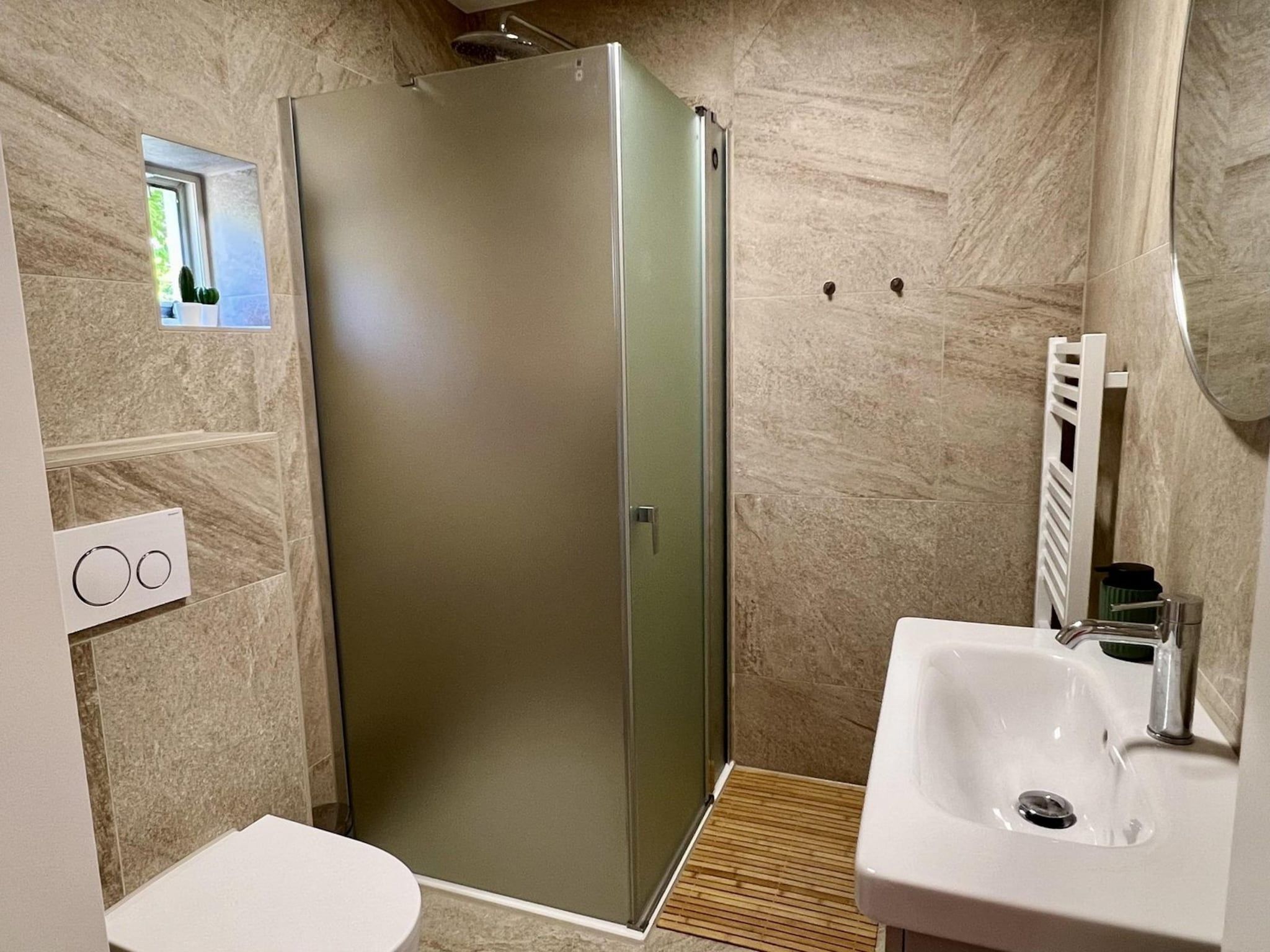 De badkamer van Anzelhoef 26 in Sint Maartenszee