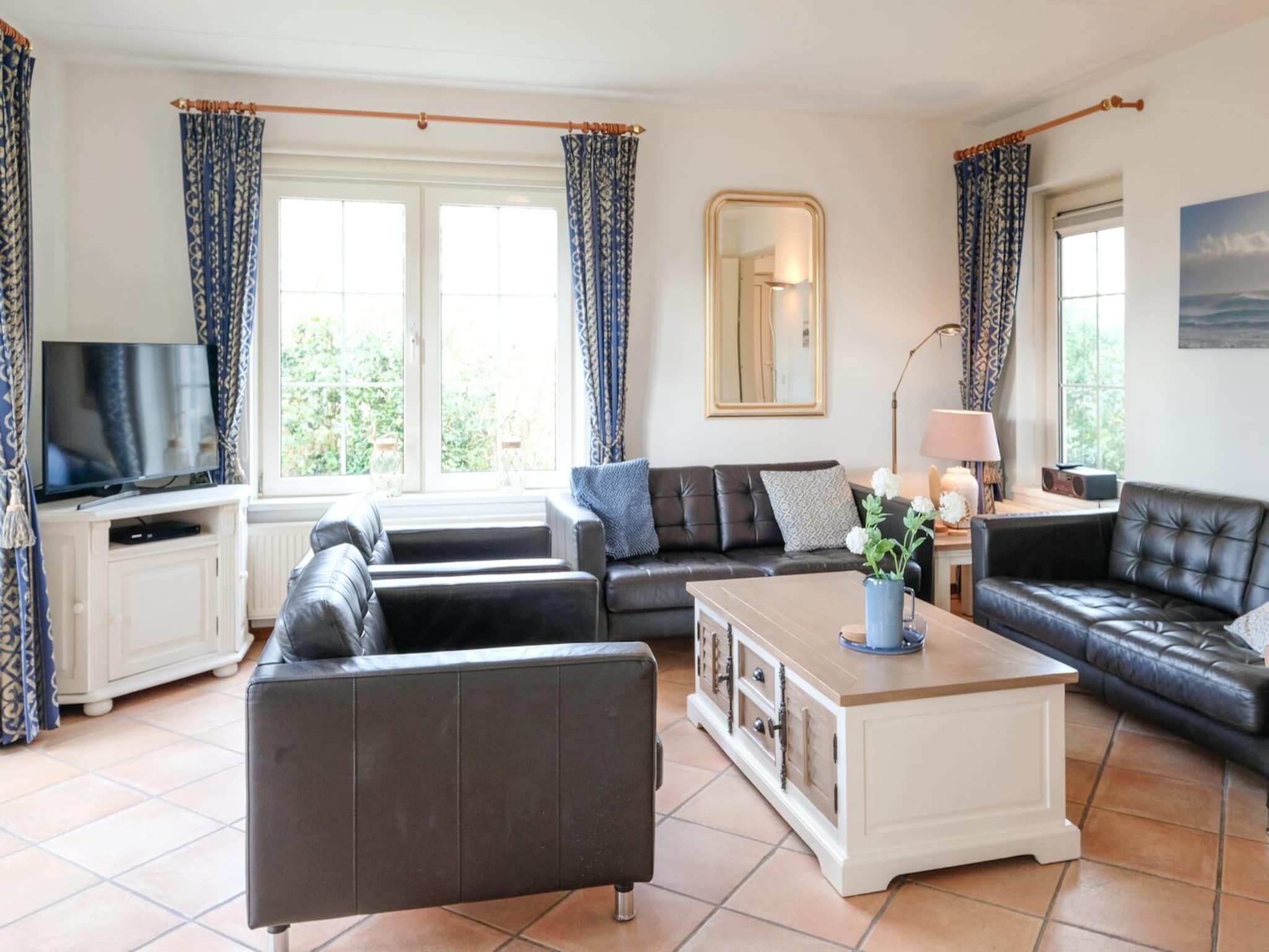 De woonkamer van Anzelhoef 28 in Sint Maartenszee