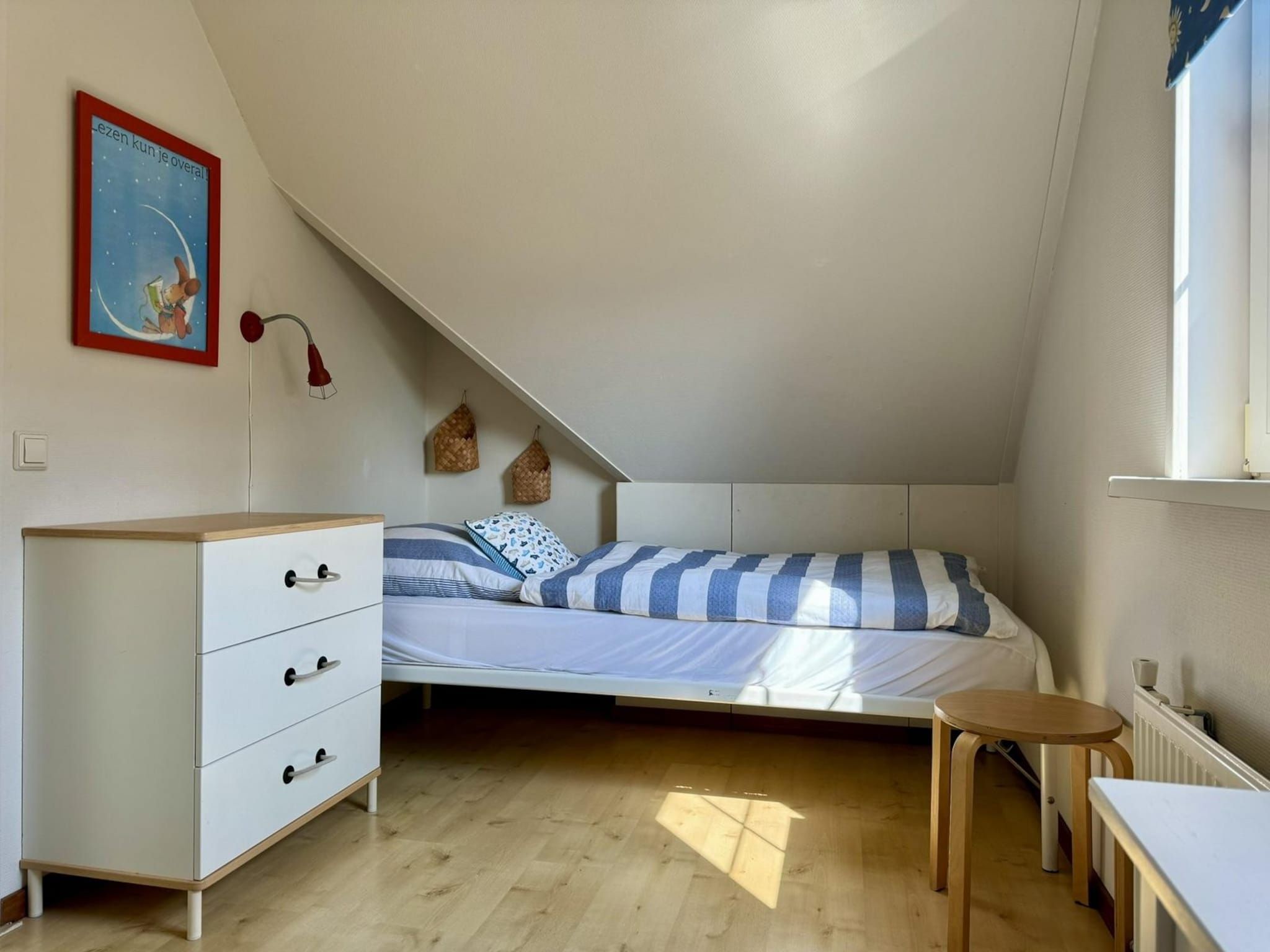 Een slaapkamer van Anzelhoef 32 in Sint Maartenszee
