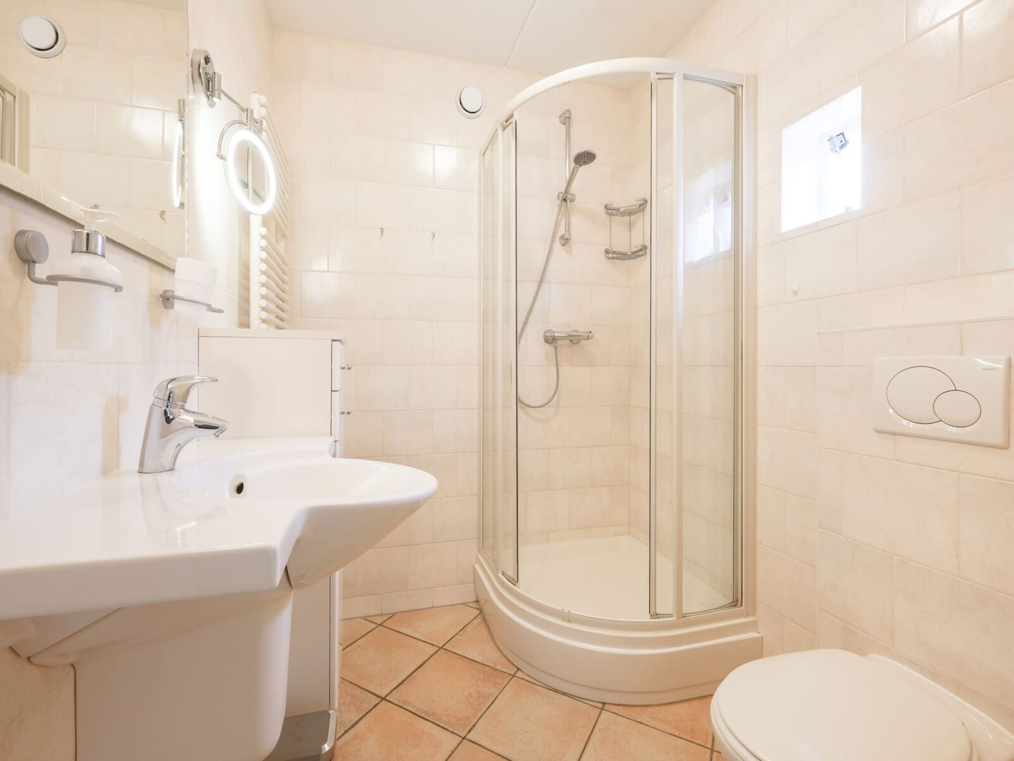 De badkamer van Anzelhoef 35 in Sint Maartenszee