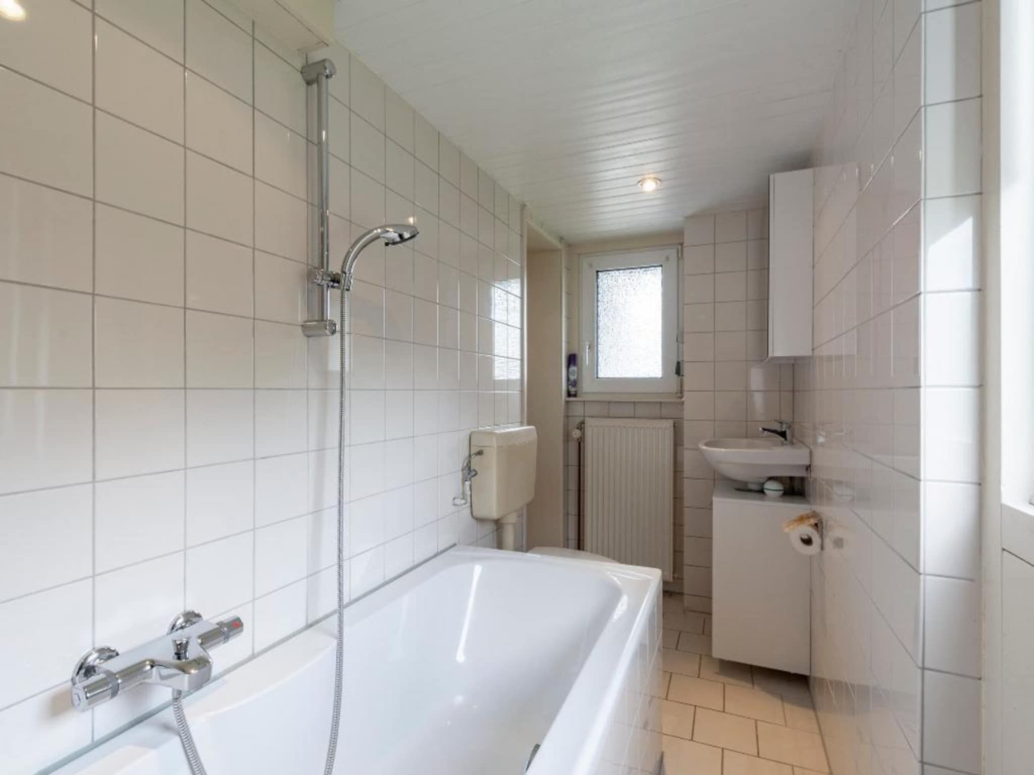 De badkamer van Belkmerduinen 03 in Sint Maartenszee