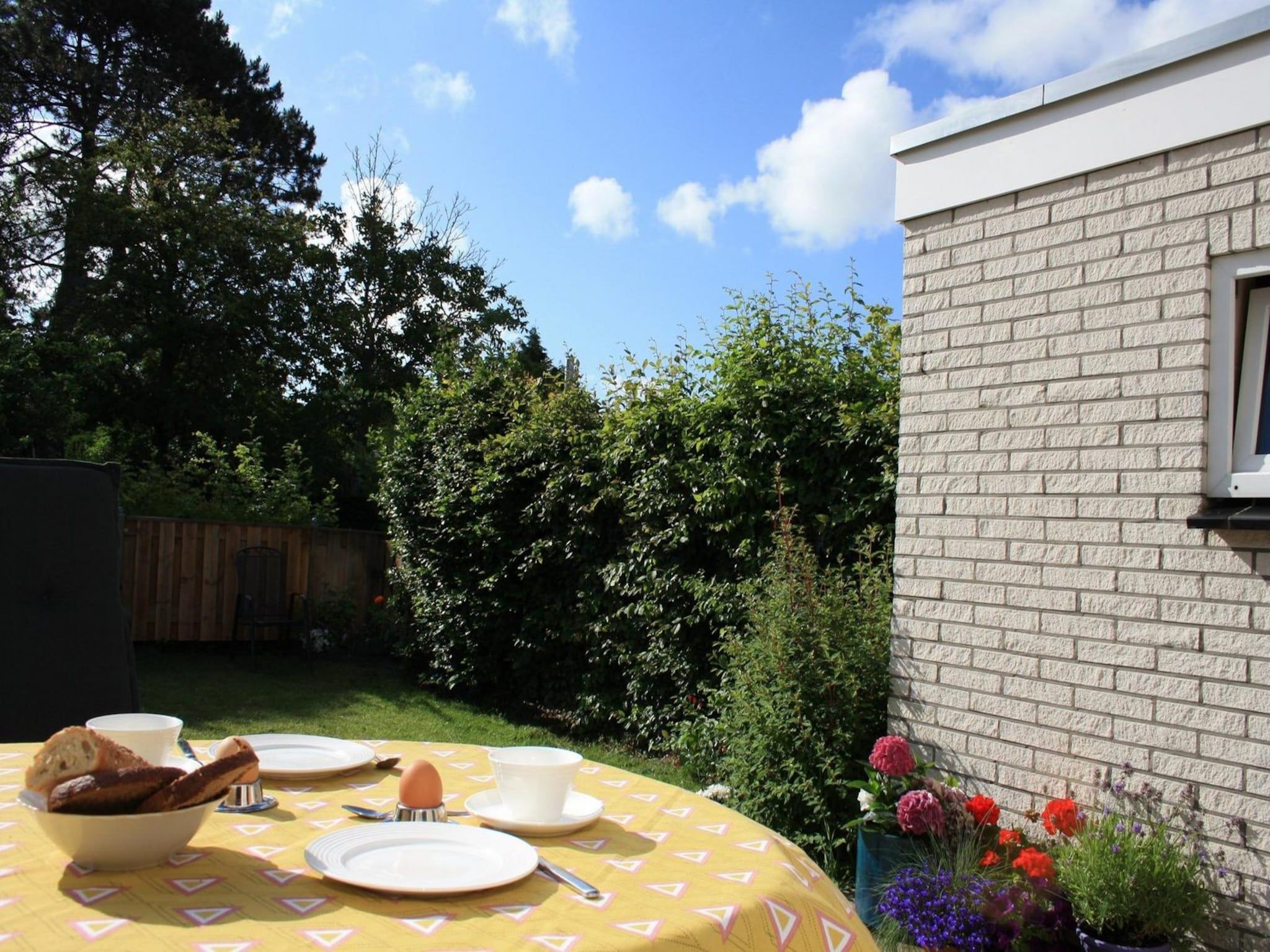 De buitenkant van Belkmerduinen 05 in Sint Maartenszee