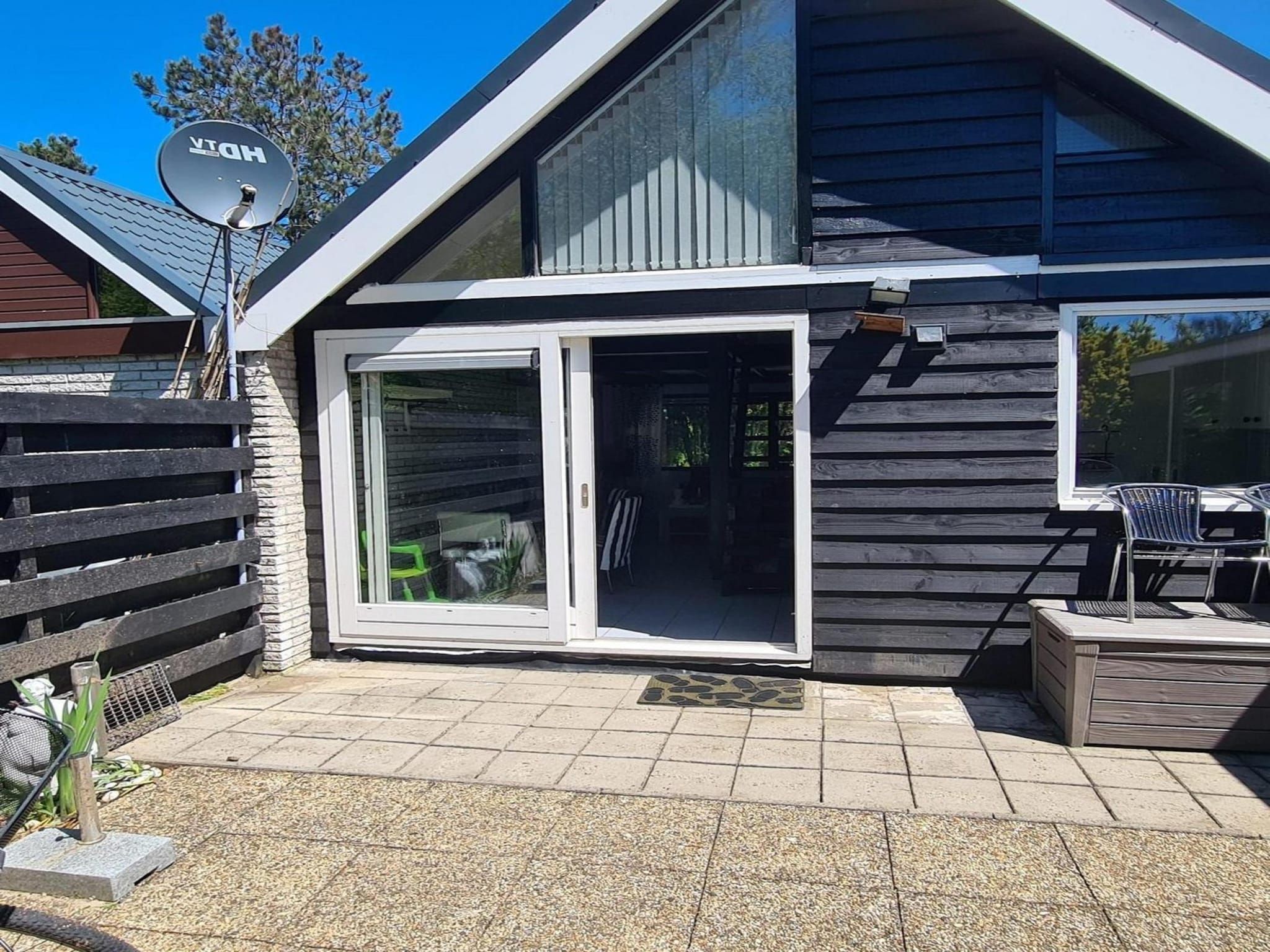 Het terras van Belkmerduinen 23 in Sint Maartenszee